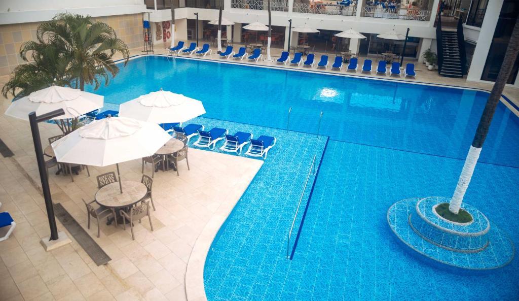 Vista Piscina Sol Caribe San Andres