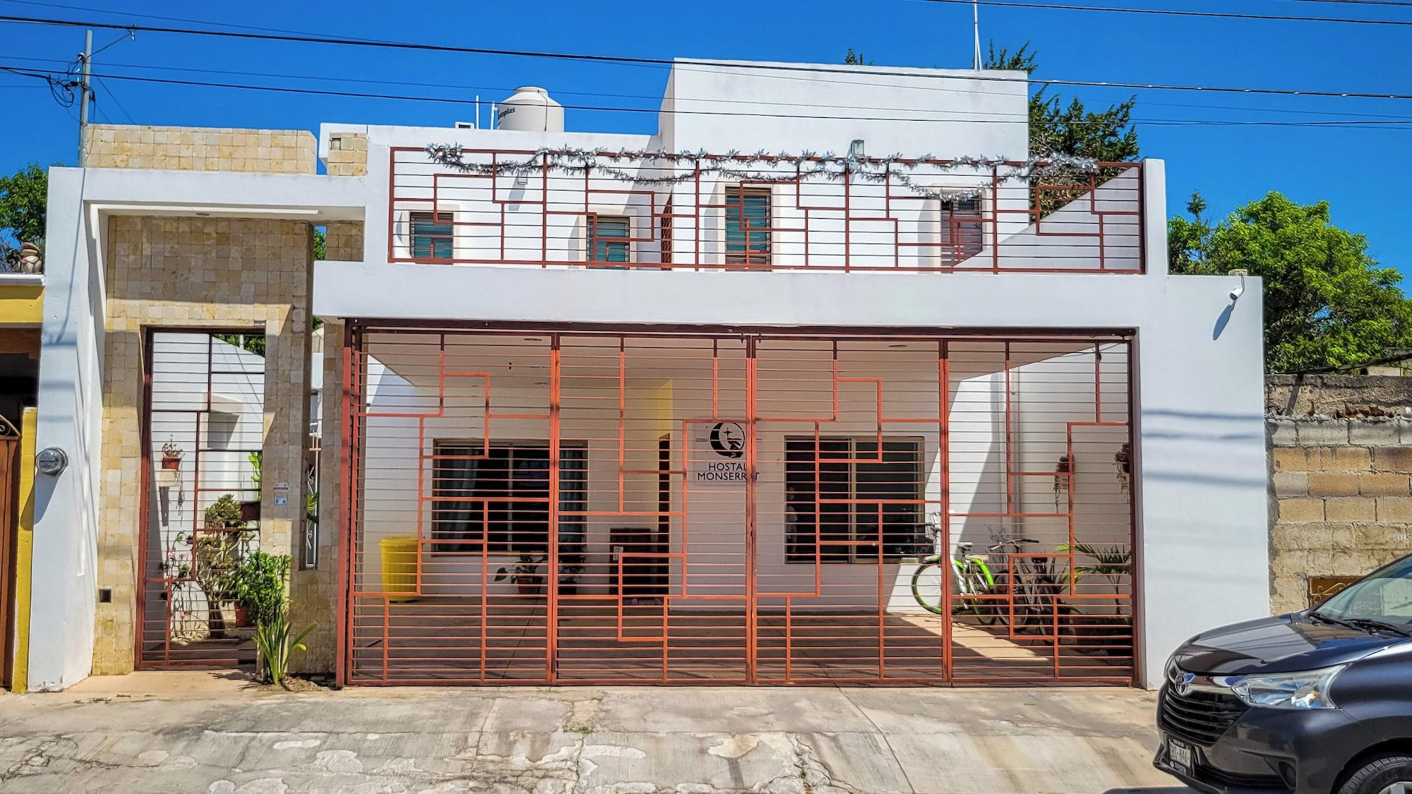 Vista Exterior Hotel Casa Monserrat