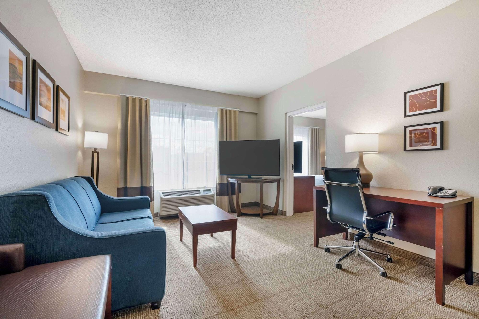 Habitación Comfort Suites Downtown