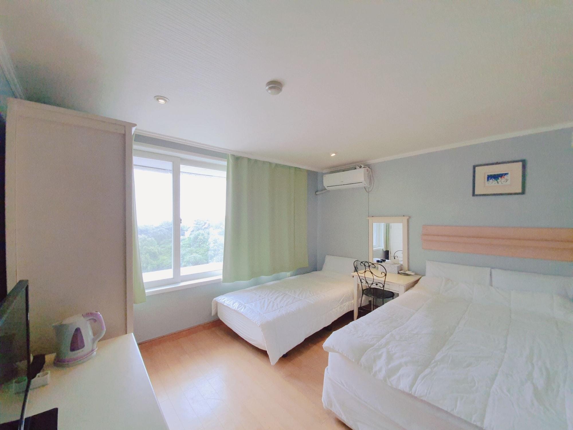 Varios Good Inn Hotel