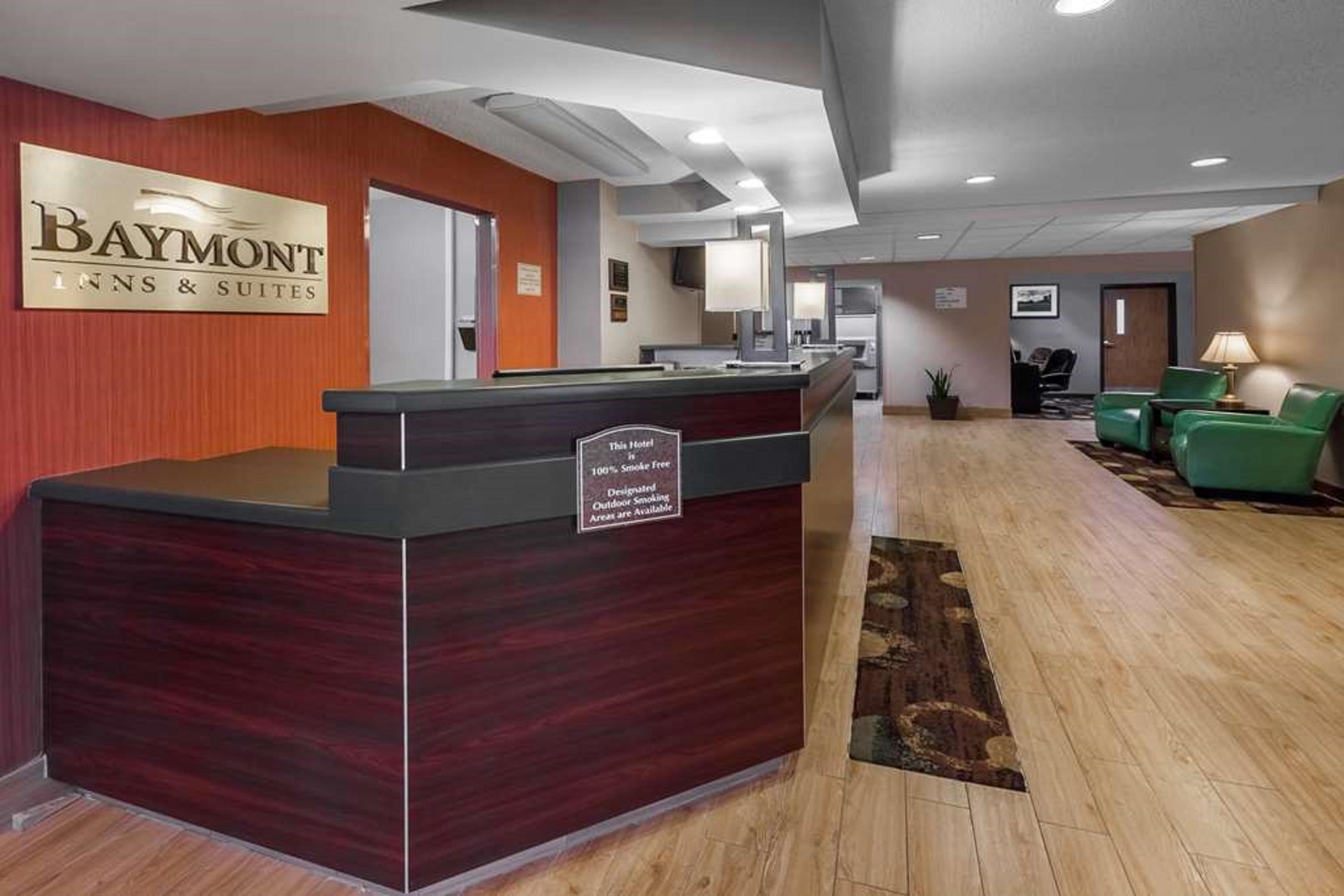 Vista Lobby Baymont by Wyndham Gaylord