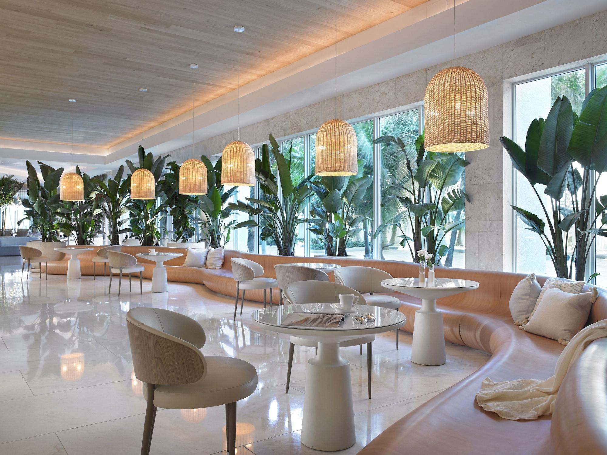 Restaurant Grand Beach Hotel Surfside