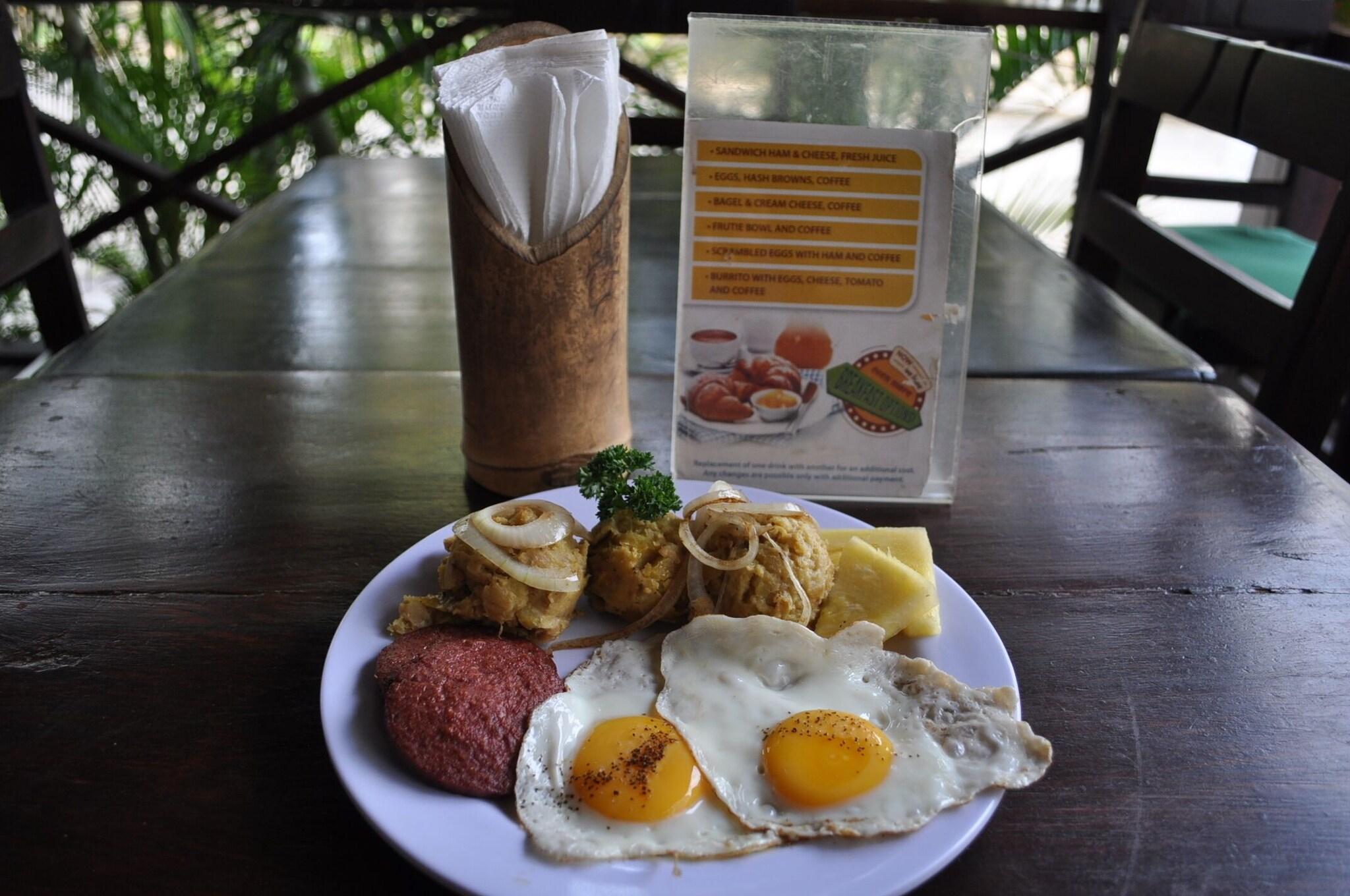 Restaurant Karimar Beach Condo Hotel