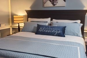 Alquiler Vacacional - Cozy property, a short walk to a lake front beach.