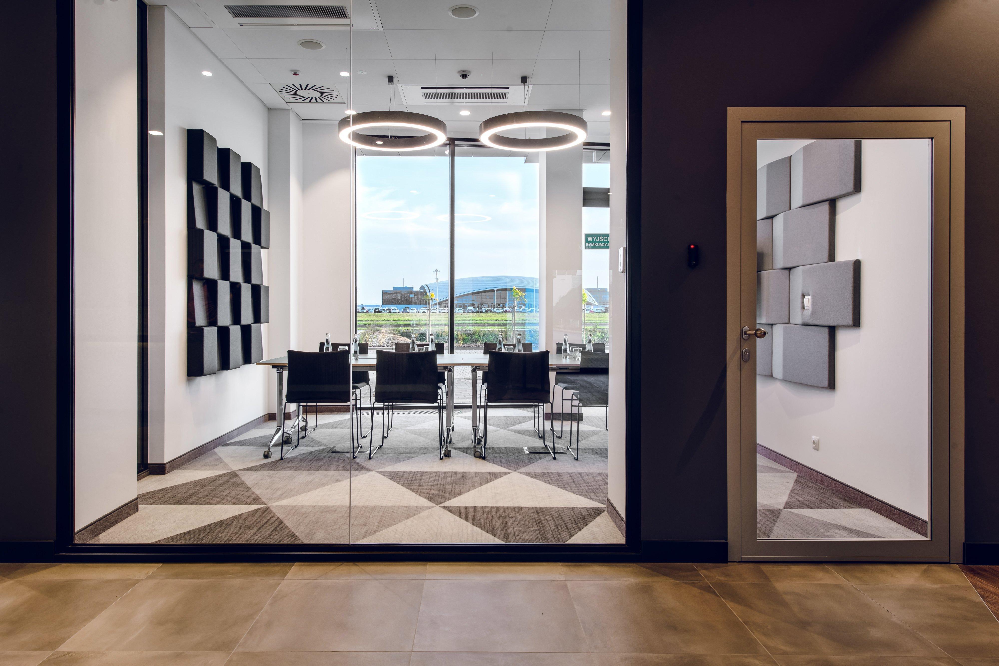 Centro de Negocios Holiday Inn Express Rzeszow Airport by IHG