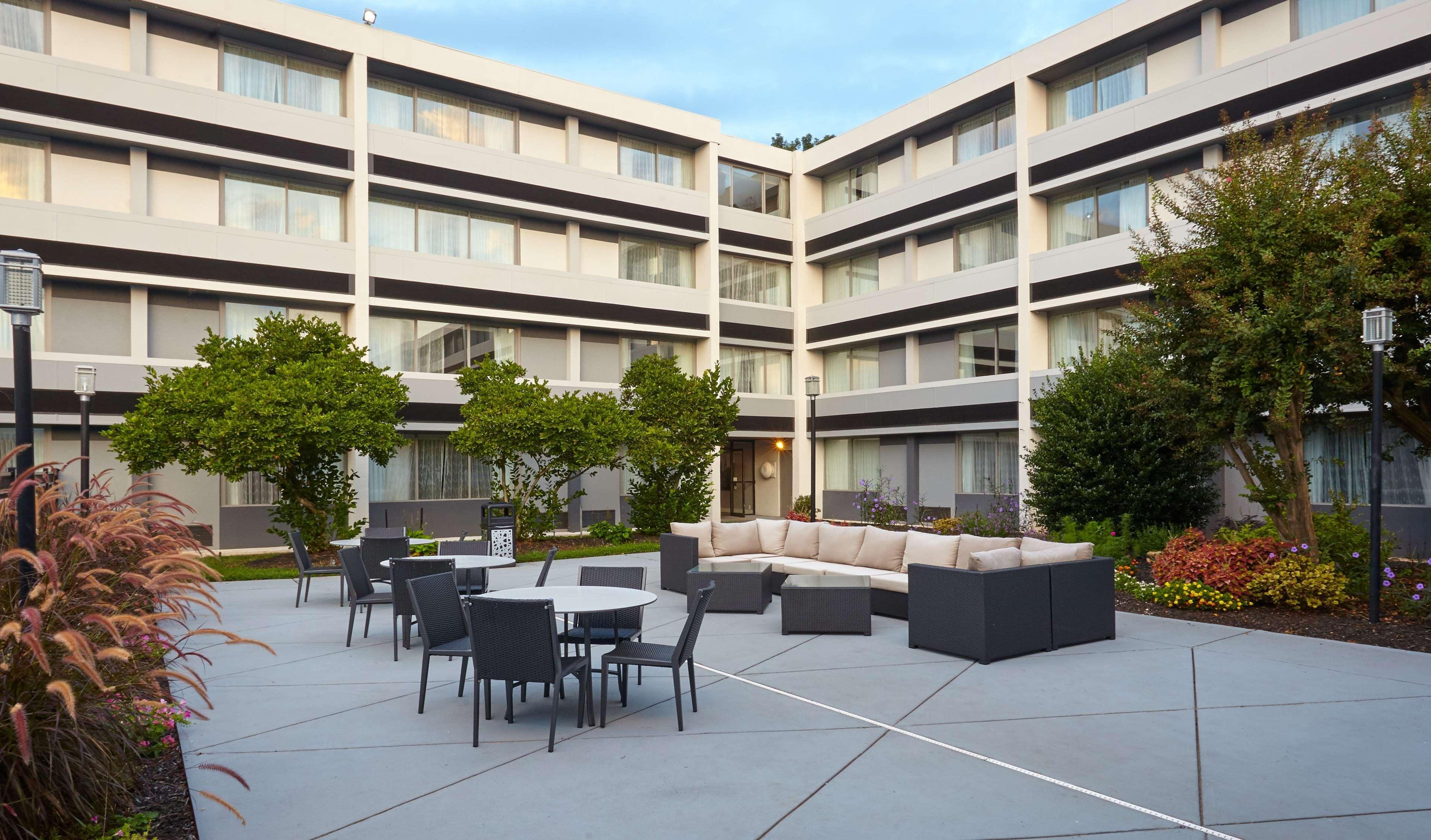 Vista Exterior Best Western Skyline Motor Lodge