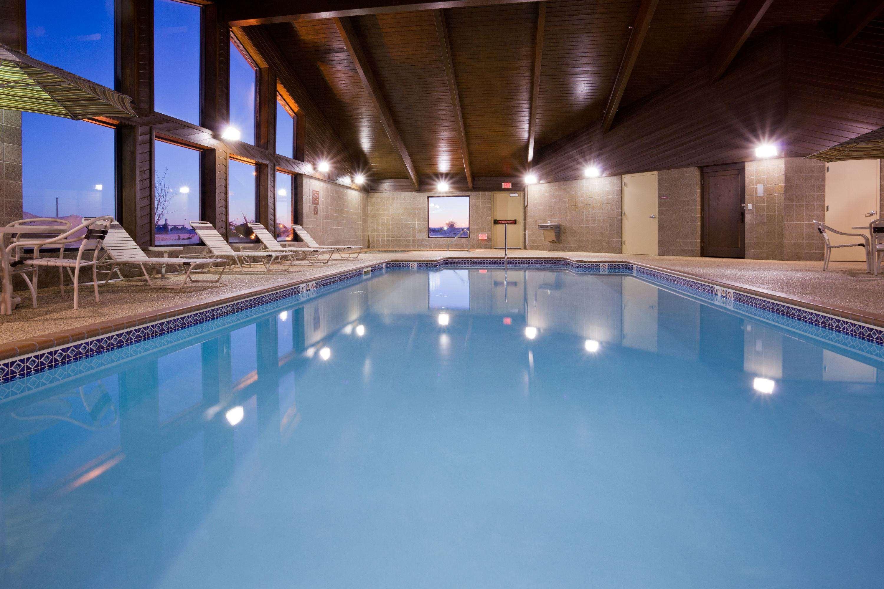 Vista Piscina AmericInn by Wyndham Grafton
