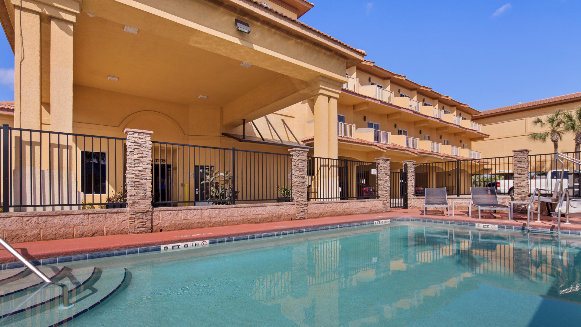 Vista Piscina Best Western Oceanfront