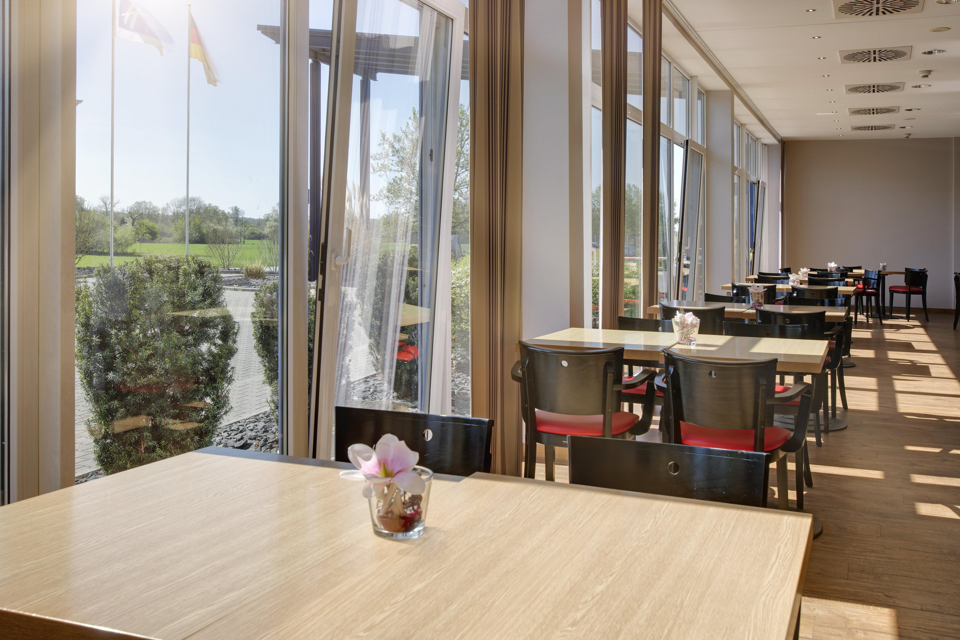 Restaurant Holiday Inn Express Frankfurt Airport by IHG