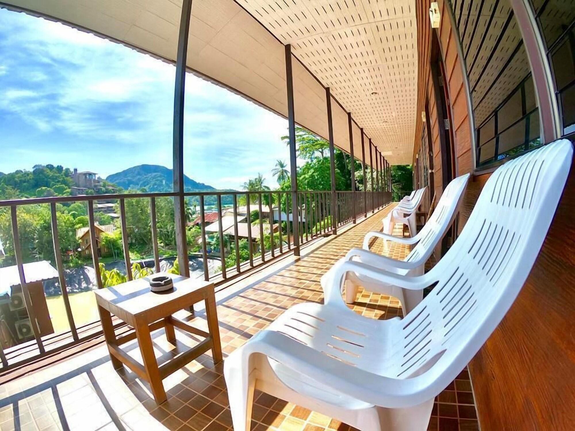 Varios Tapear Resort