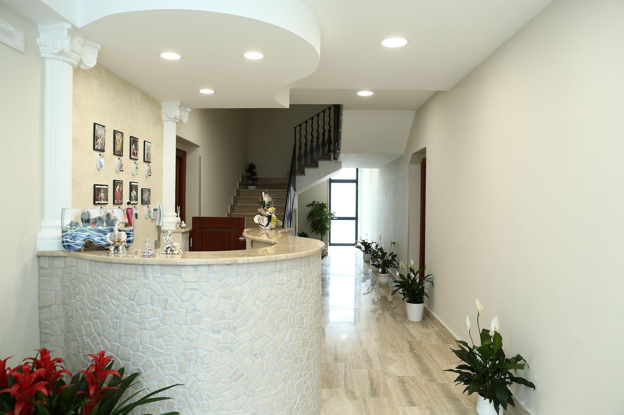 Vista Lobby Villa Magiola