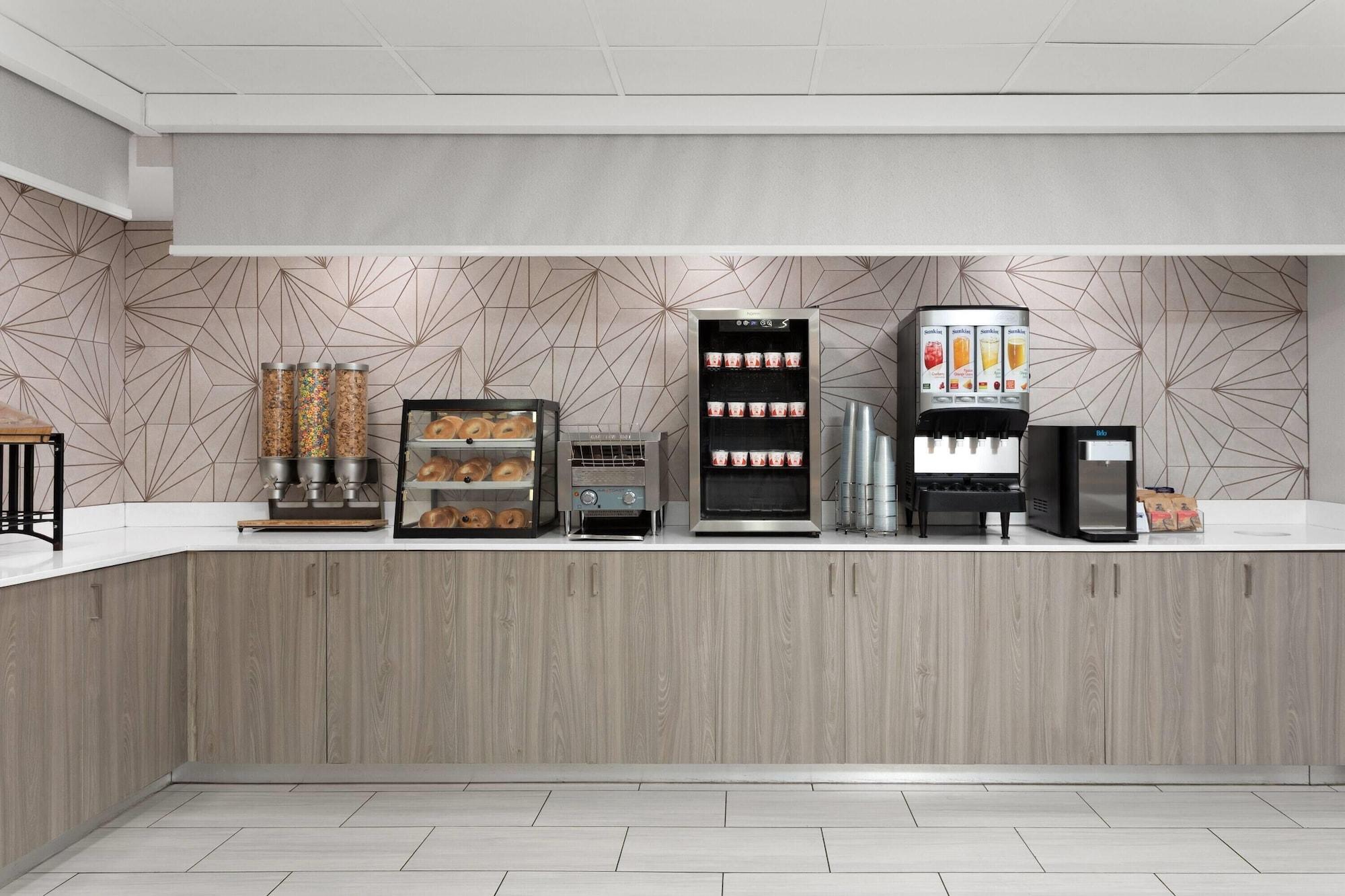 Restaurant Hawthorn Extended Stay By Wyndham Ft Lauderdale Cypress Crk