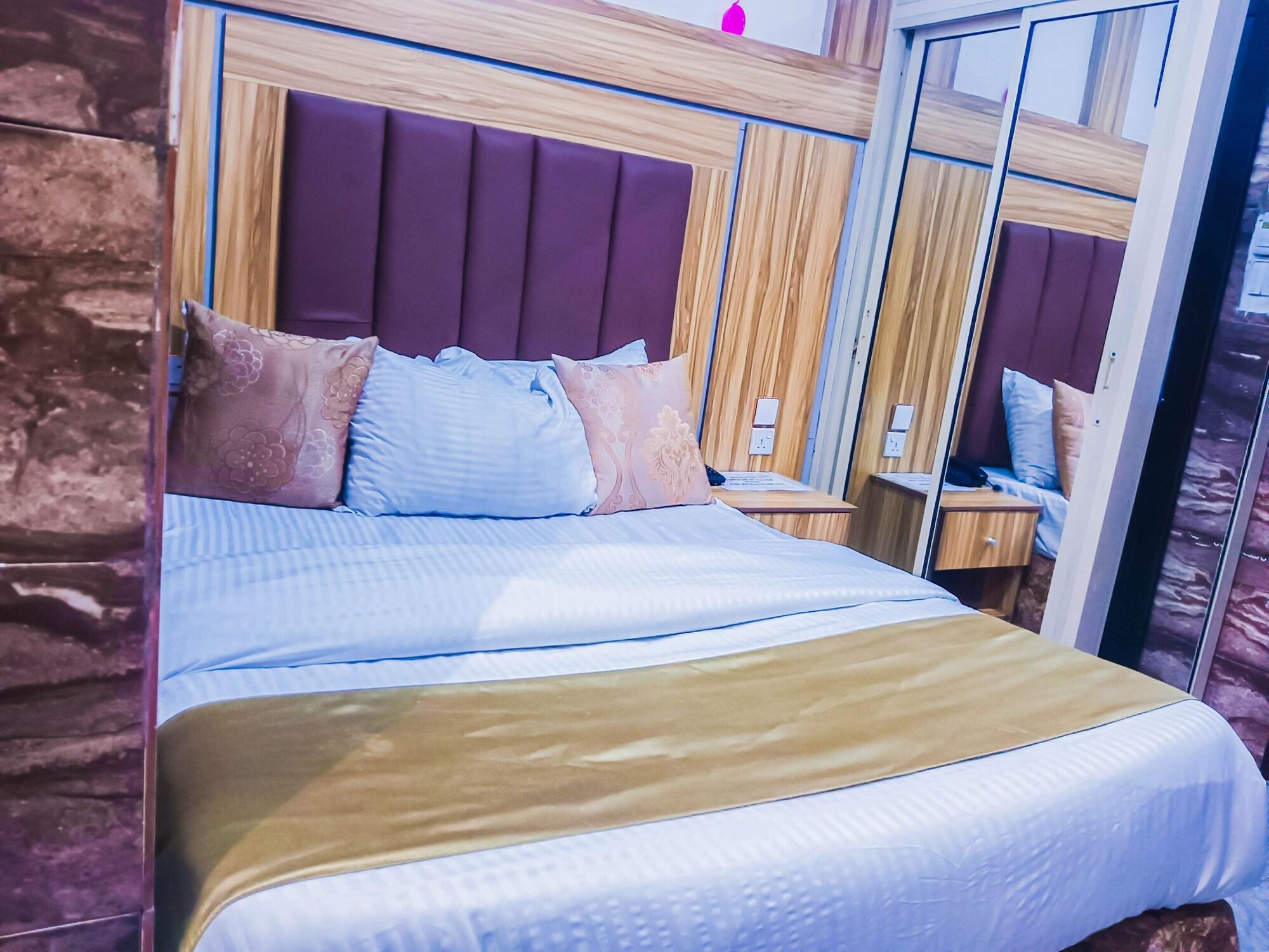 Varios Owee Hotel Exclusive Apartments & Suites