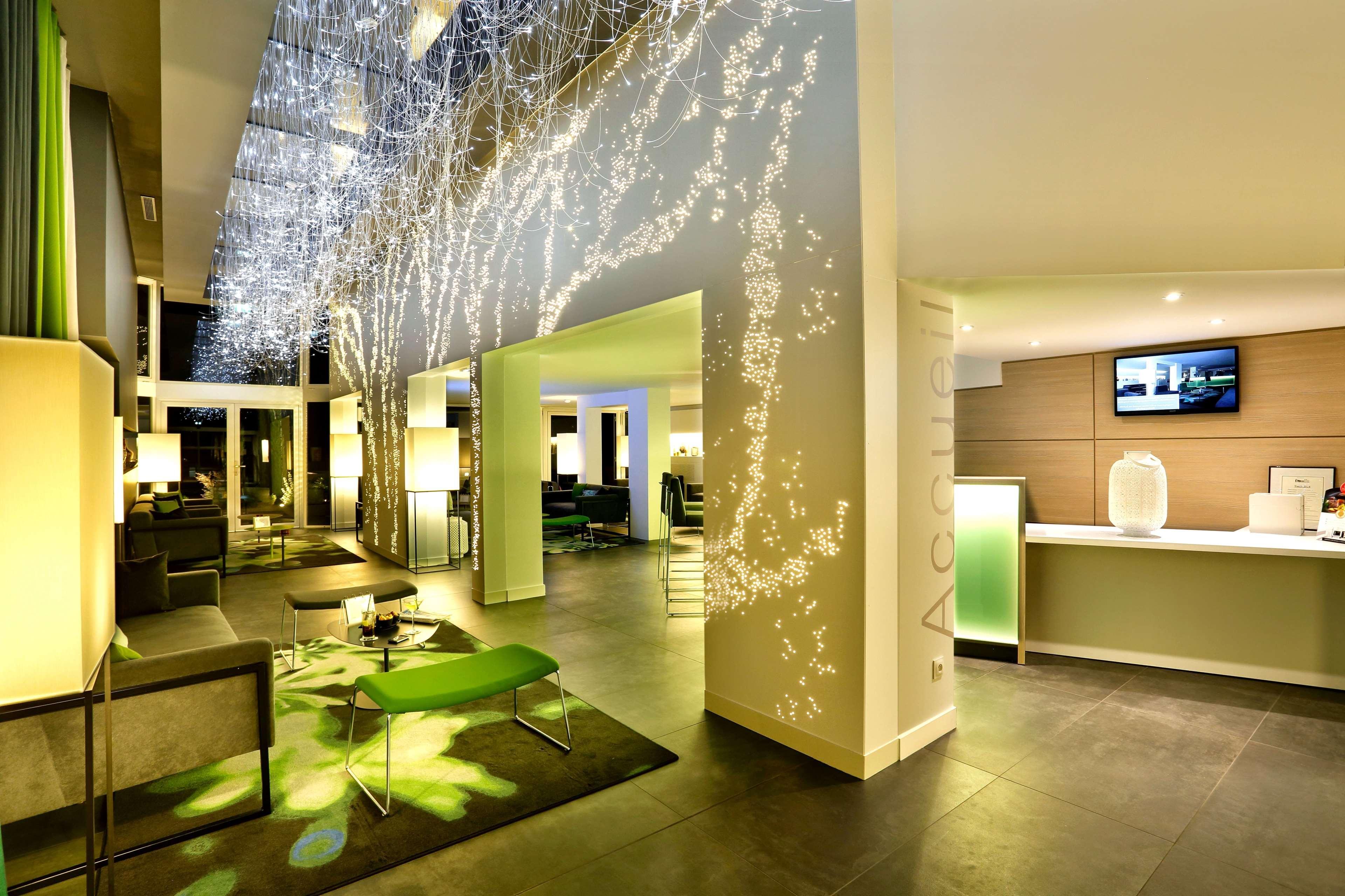 Vista Lobby Best Western Plus Hotel Du Parc Chantilly