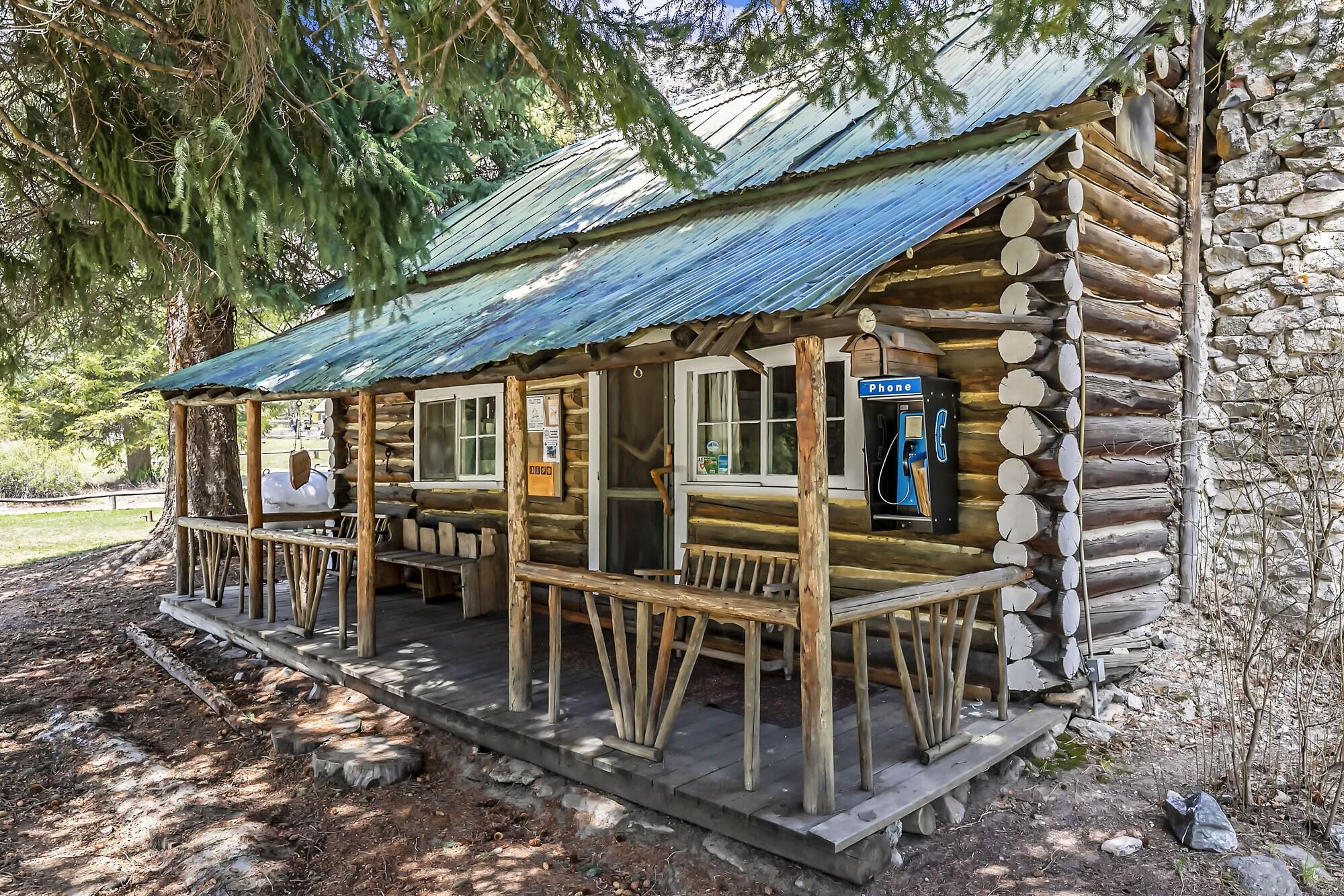 Vista Exterior Sawtooth Lodge