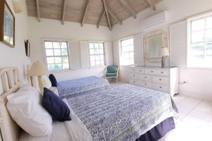 Alquiler Vacacional - Spectacular Beachfront Villa with Pool: Nevis Palm