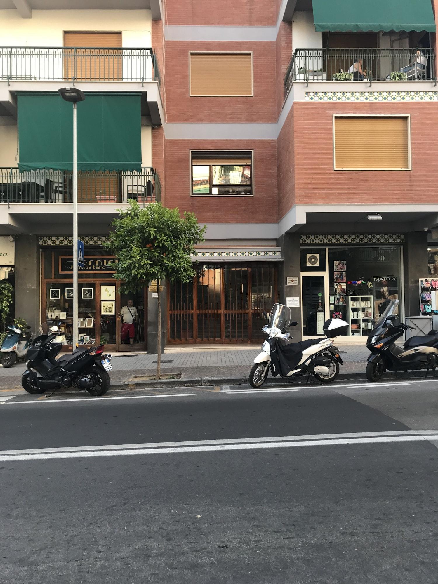 Vista Exterior Luiselle Charming Accommodation Sorrento