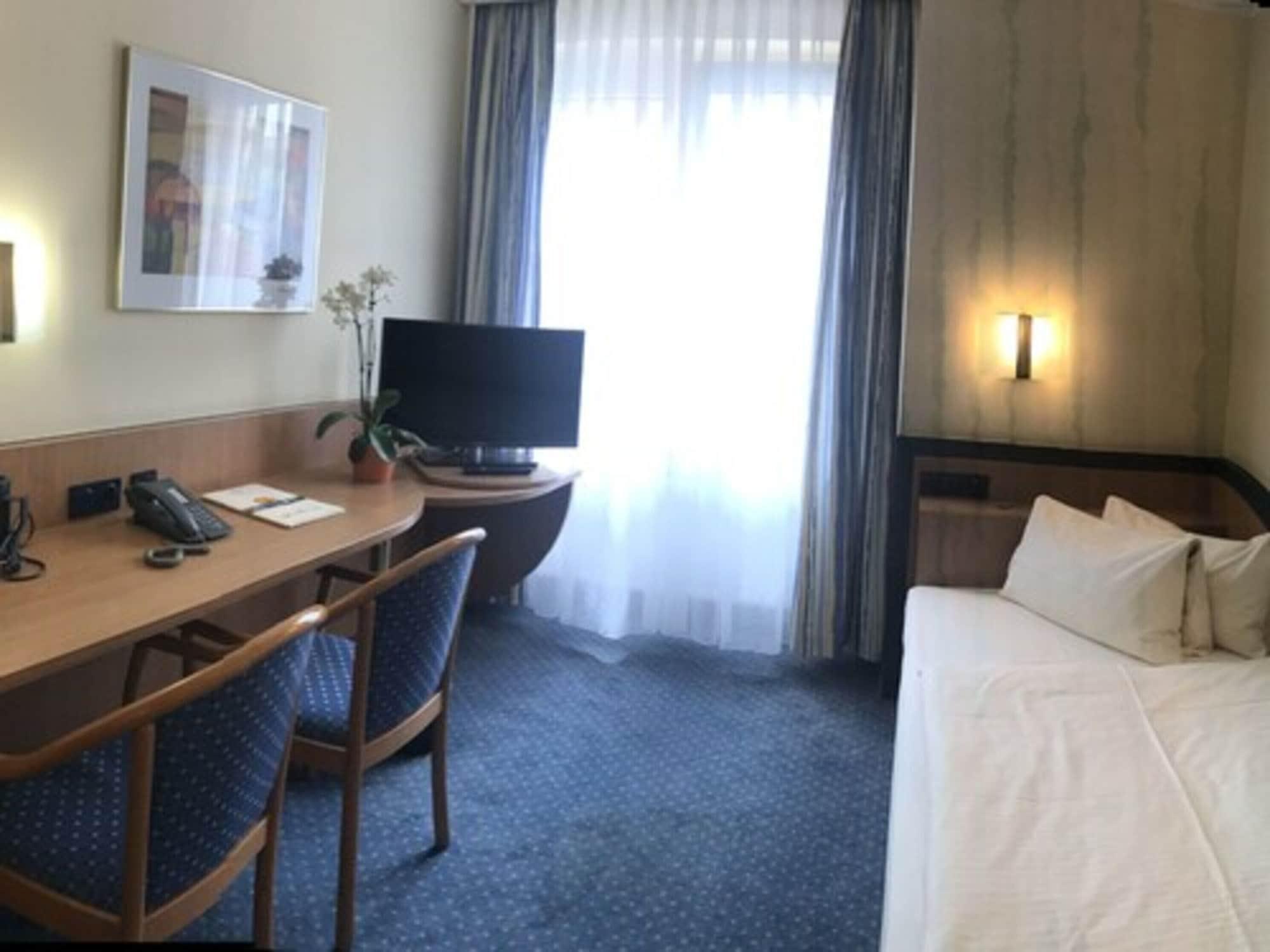 Set de Habitación City Hotel Düsseldorf