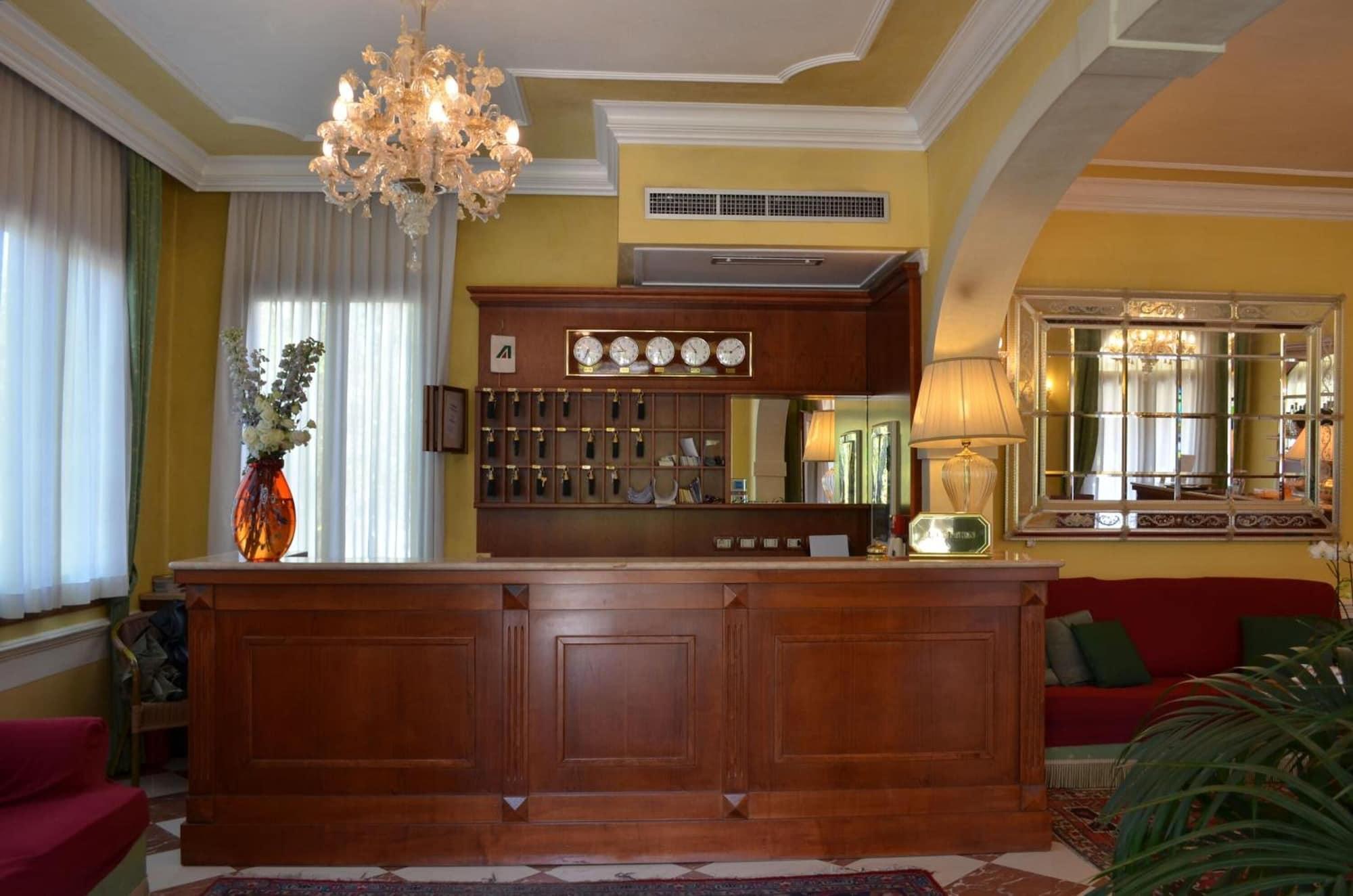 Vista Lobby Hotel Villa Cipro