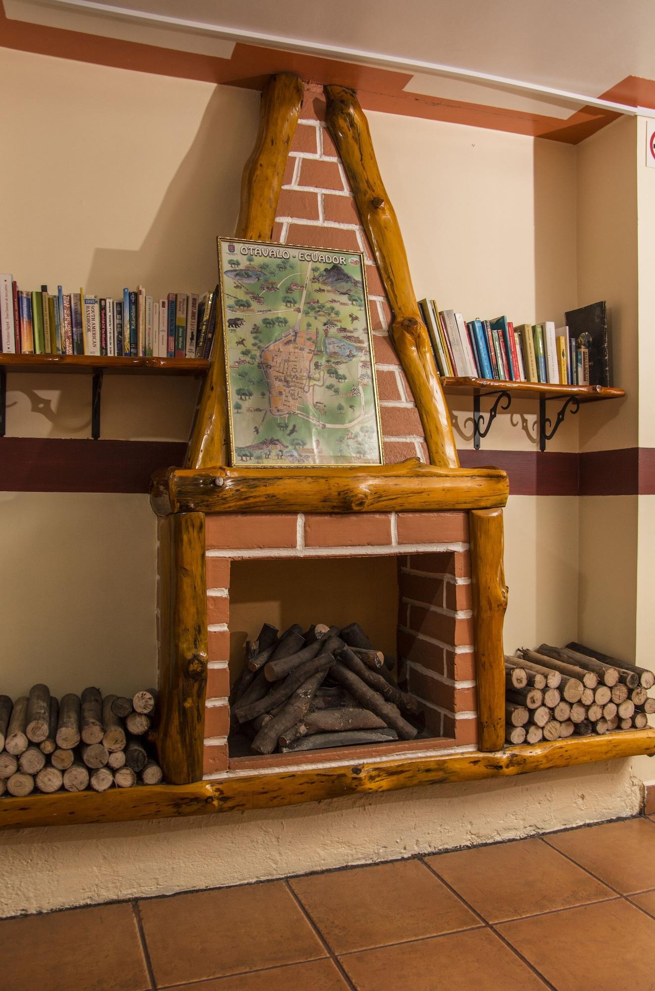 Vista Lobby Hostal Santa Fe 1