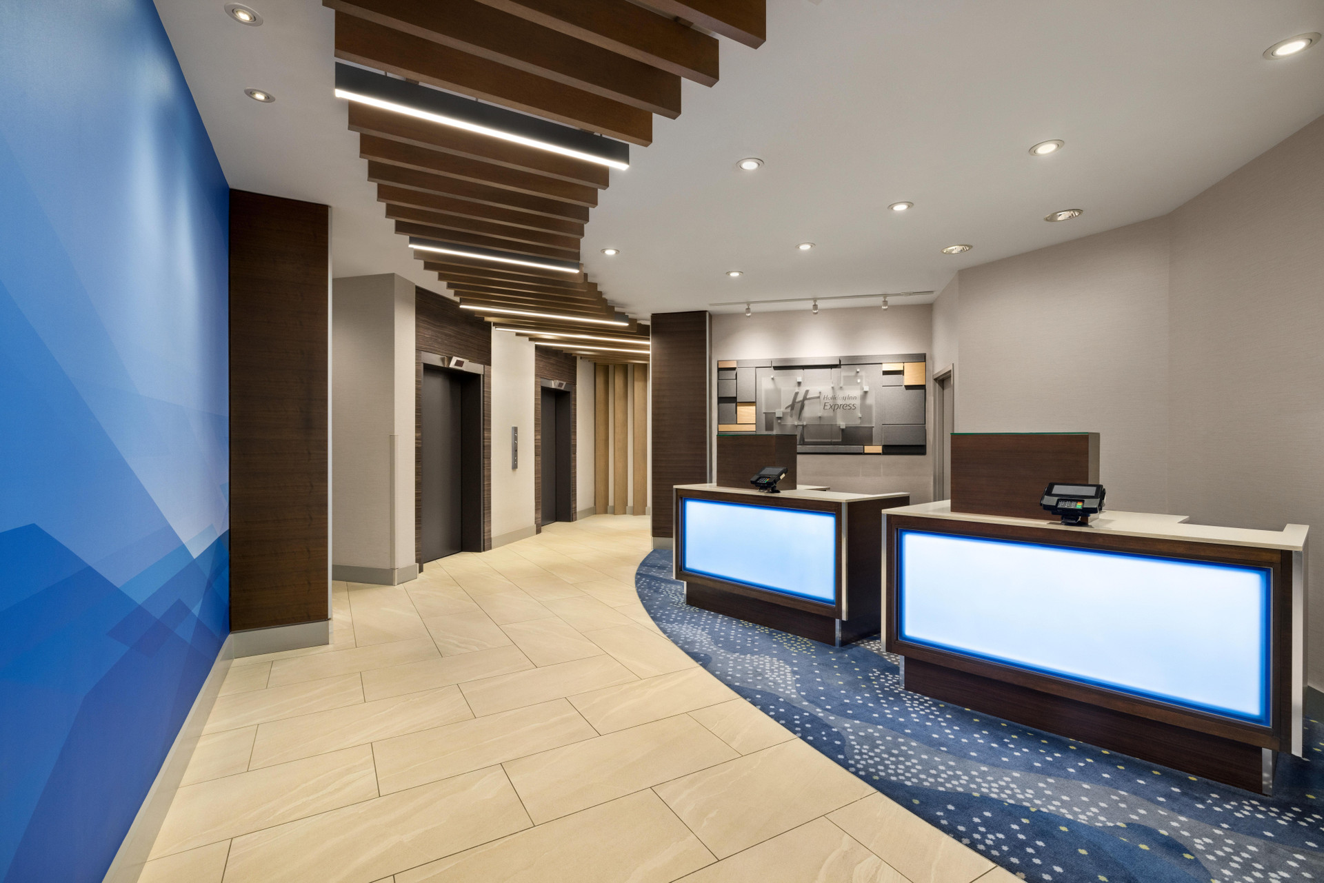 Vista Lobby Holiday Inn Express Vancouver-Metrotown (Burnaby) by IHG
