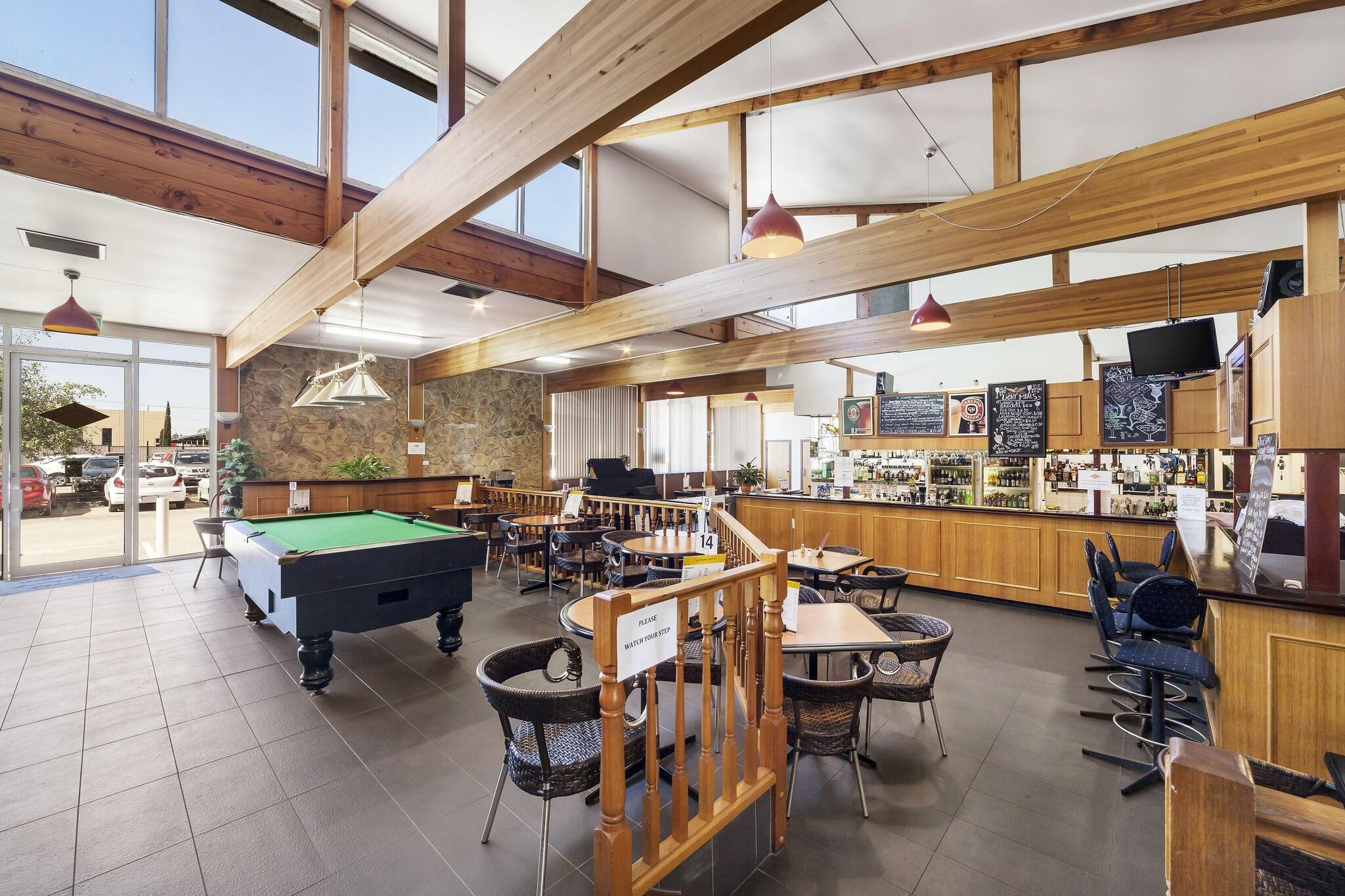 Bar/Salón Ciloms Airport Lodge