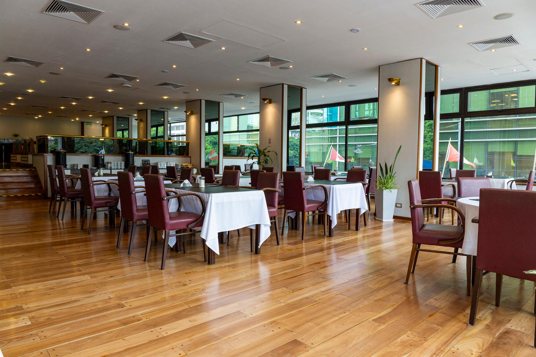 Área de desayuno Hotel Conte