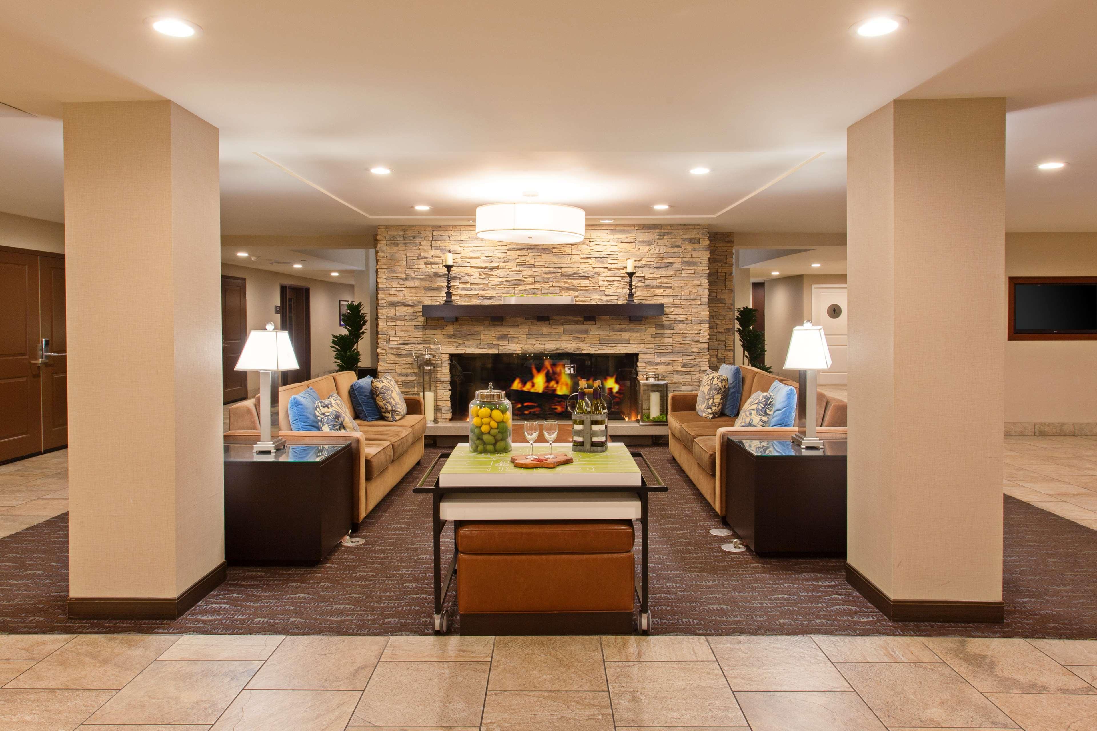 Vista Lobby Hilton Garden Inn Marina Del Rey