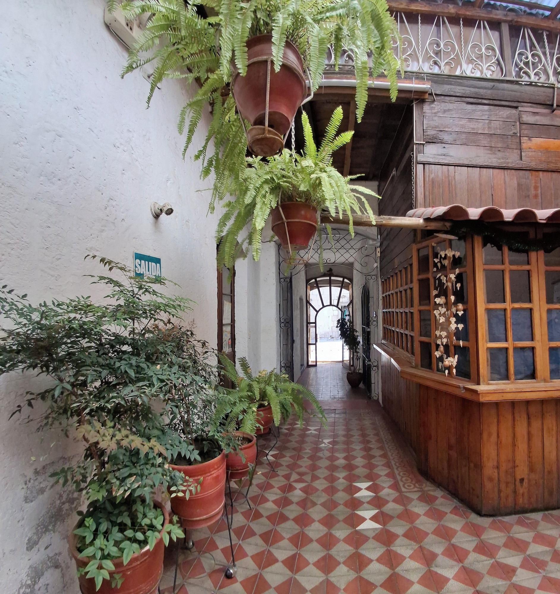 Varios Hostal Lluvia de Oro