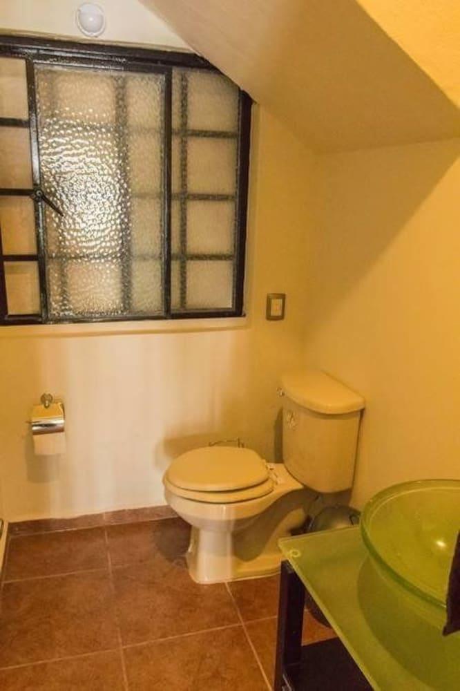 Baño Casa Bendita 2 Bedrooms 1.5 Bathroom Apts