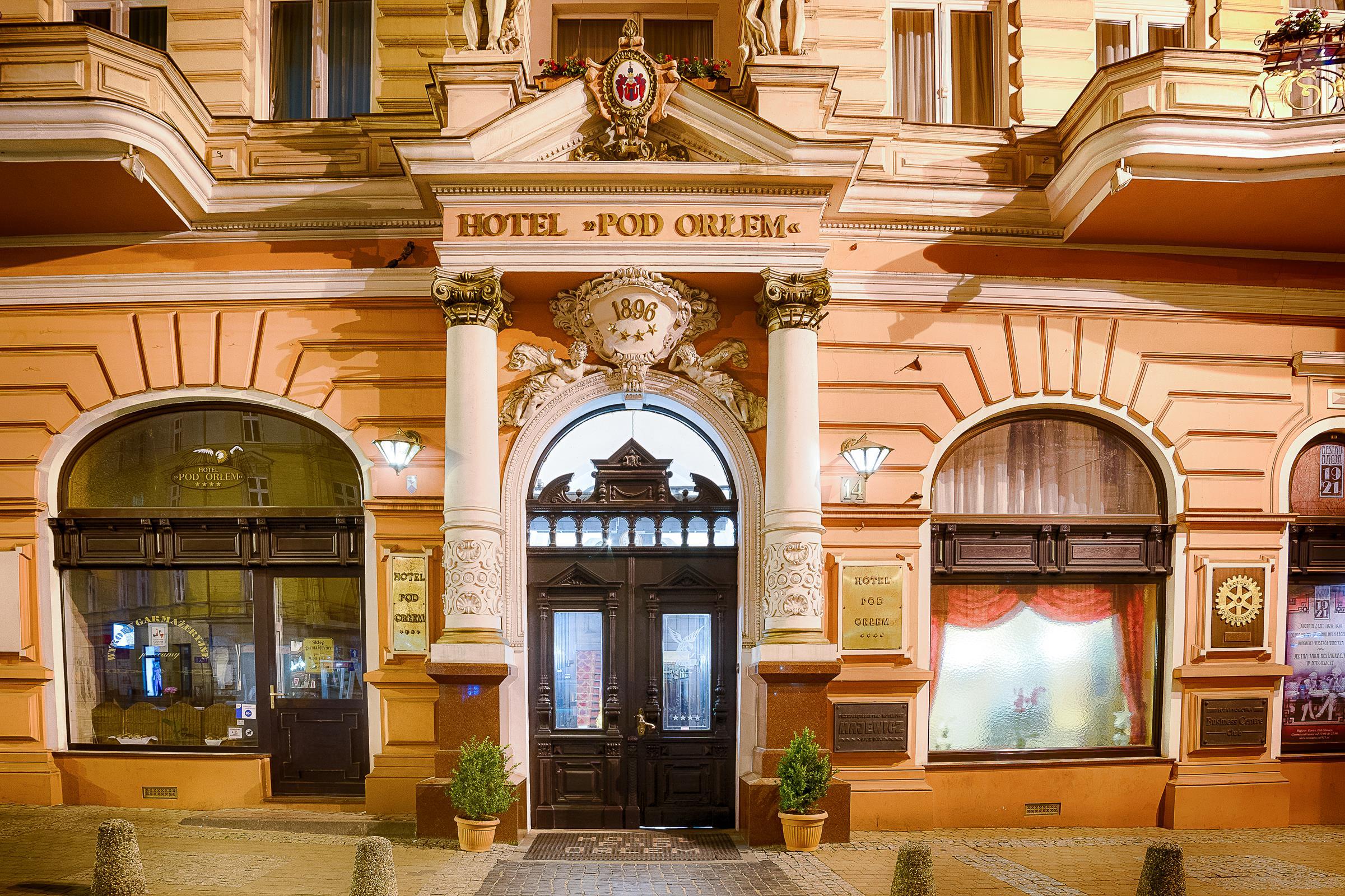 Vista Exterior Focus Hotel Premium Pod Orłem