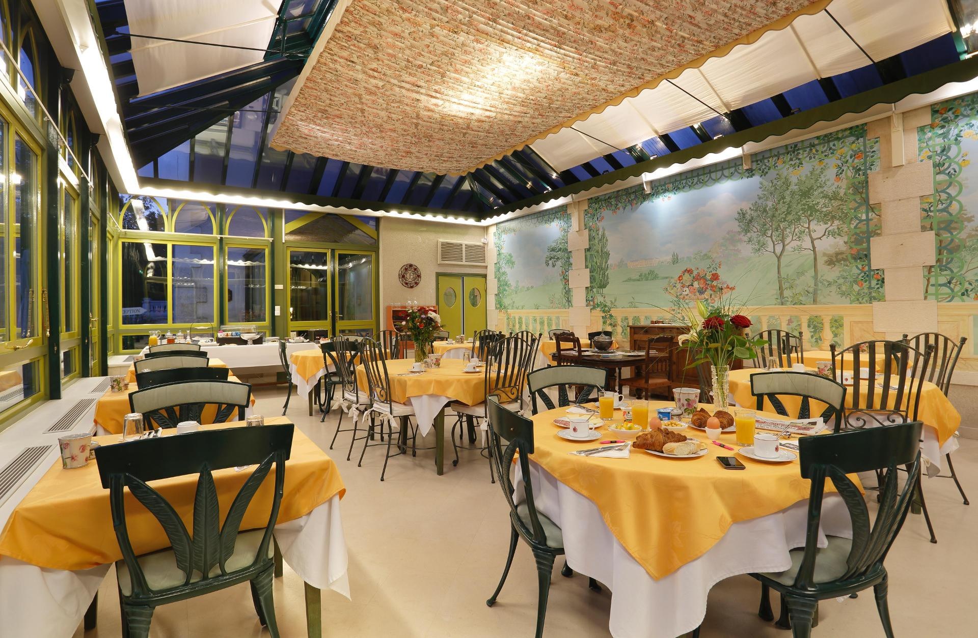Restaurant Chateau De La Rozelle