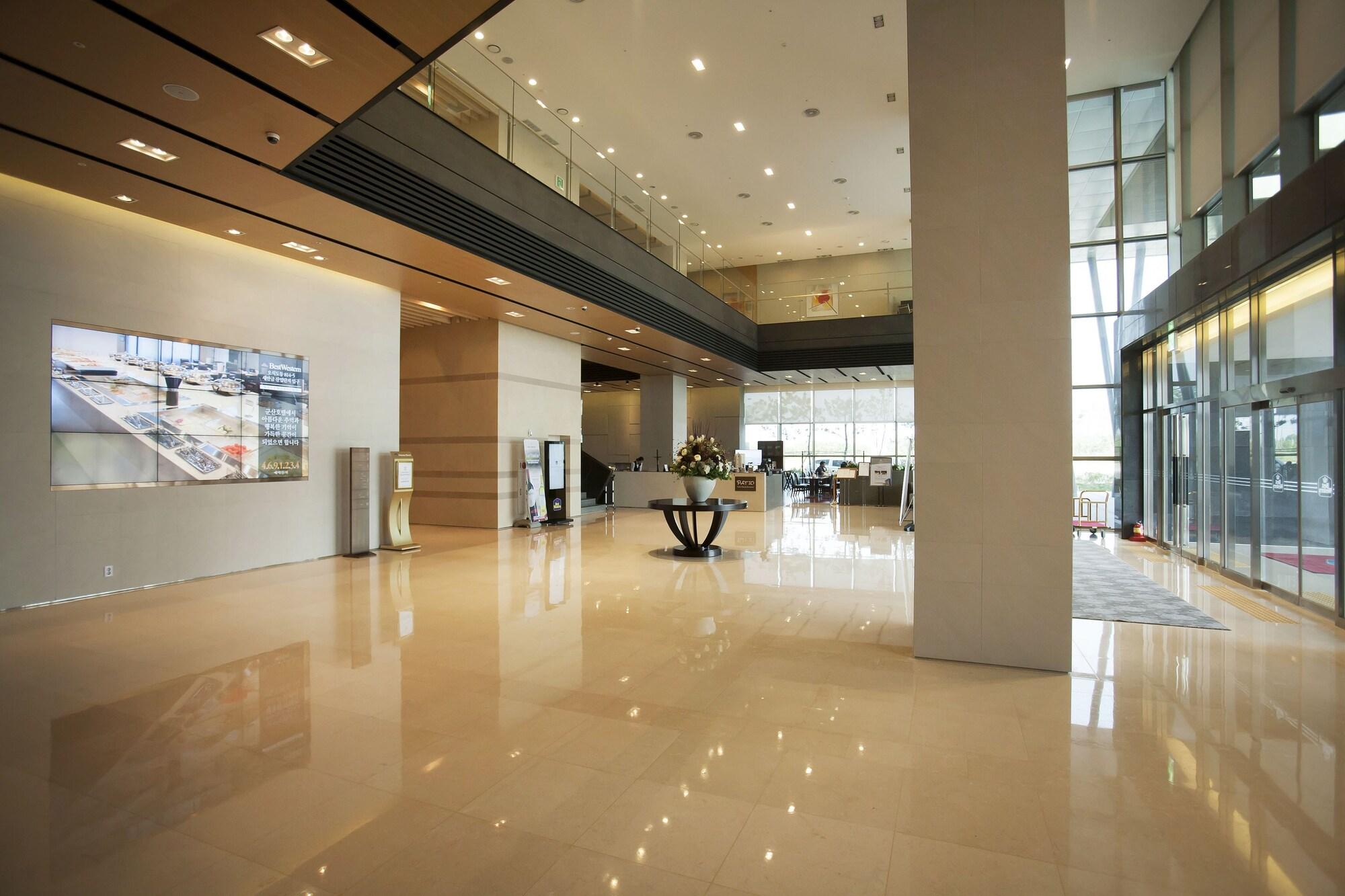 Vista Lobby Best Western Gunsan Hotel