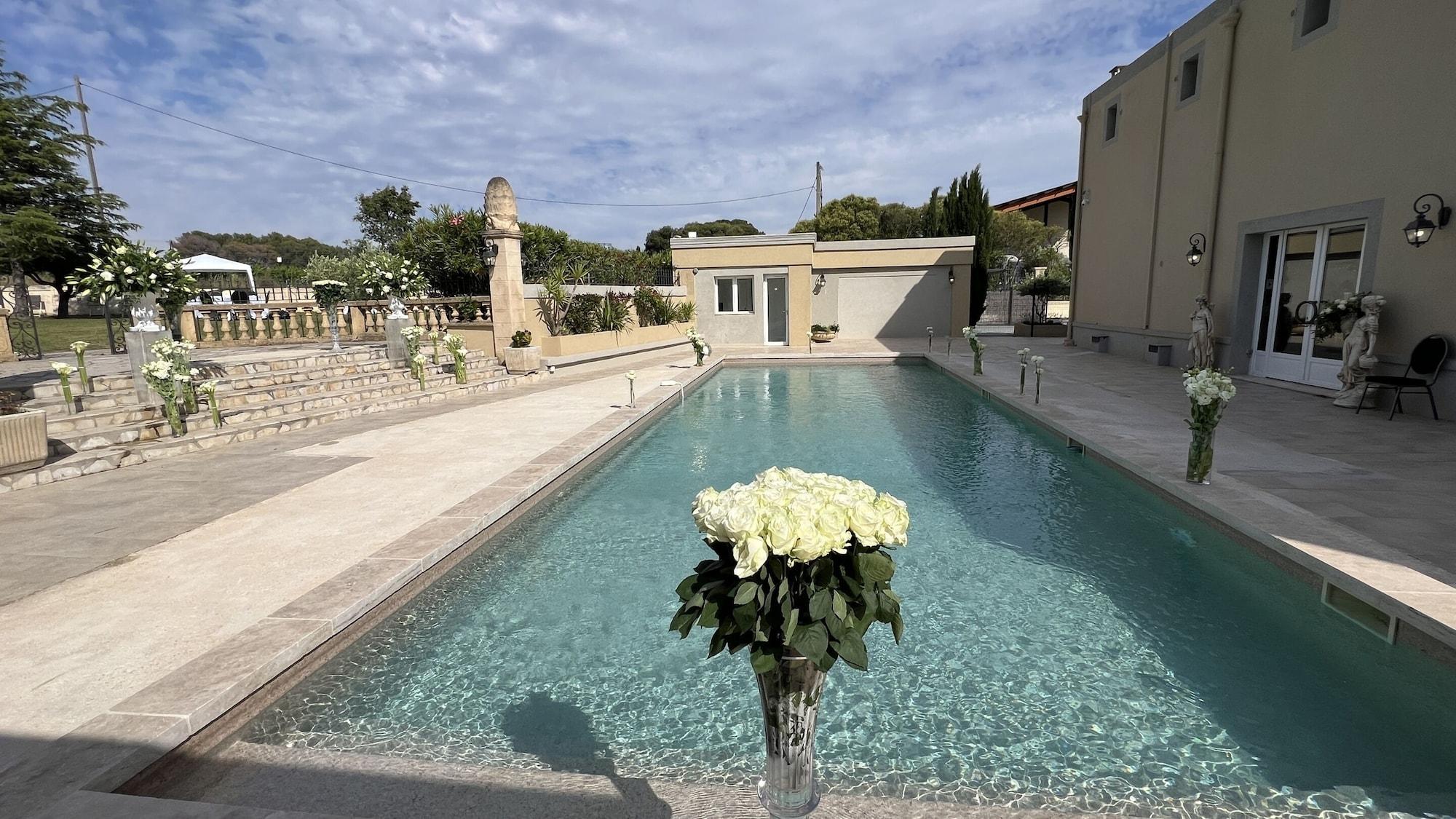 Vista Exterior Villa Maya Provence