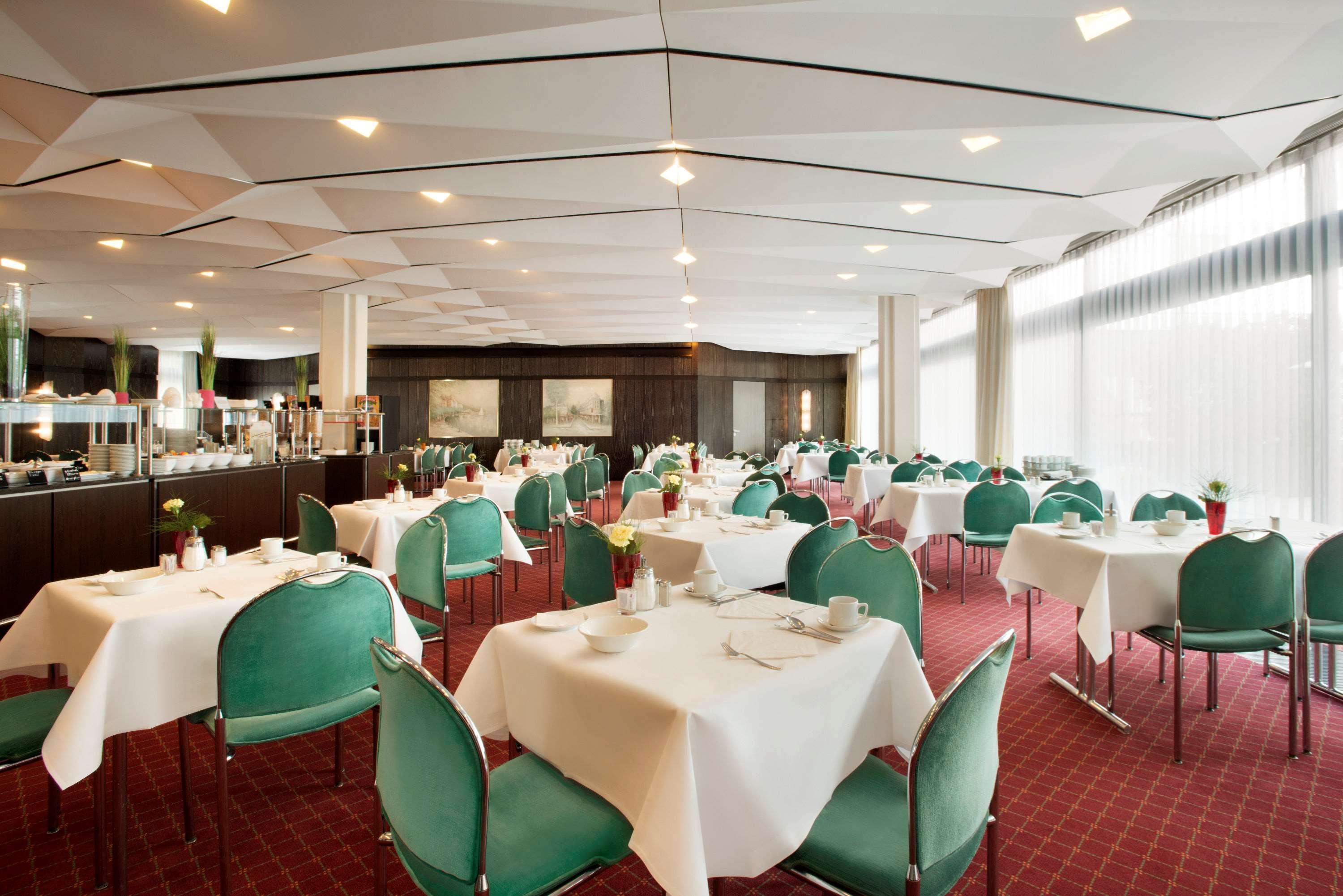 Restaurant Ramada by Wyndham Nuernberg Parkhotel