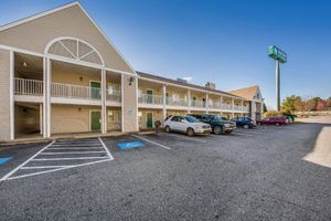 Alojamiento - HomeTowne Studios by Red Roof Spartanburg - Asheville Highway