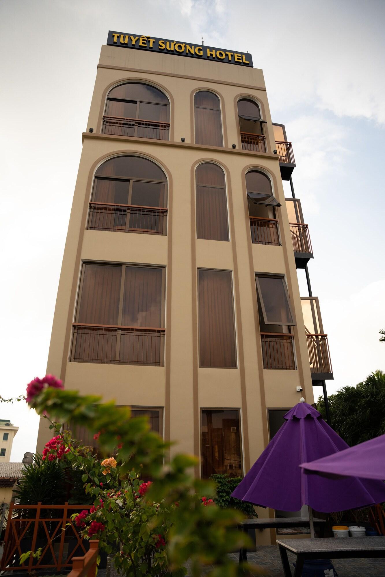 Varios Tuyet Suong Hotel