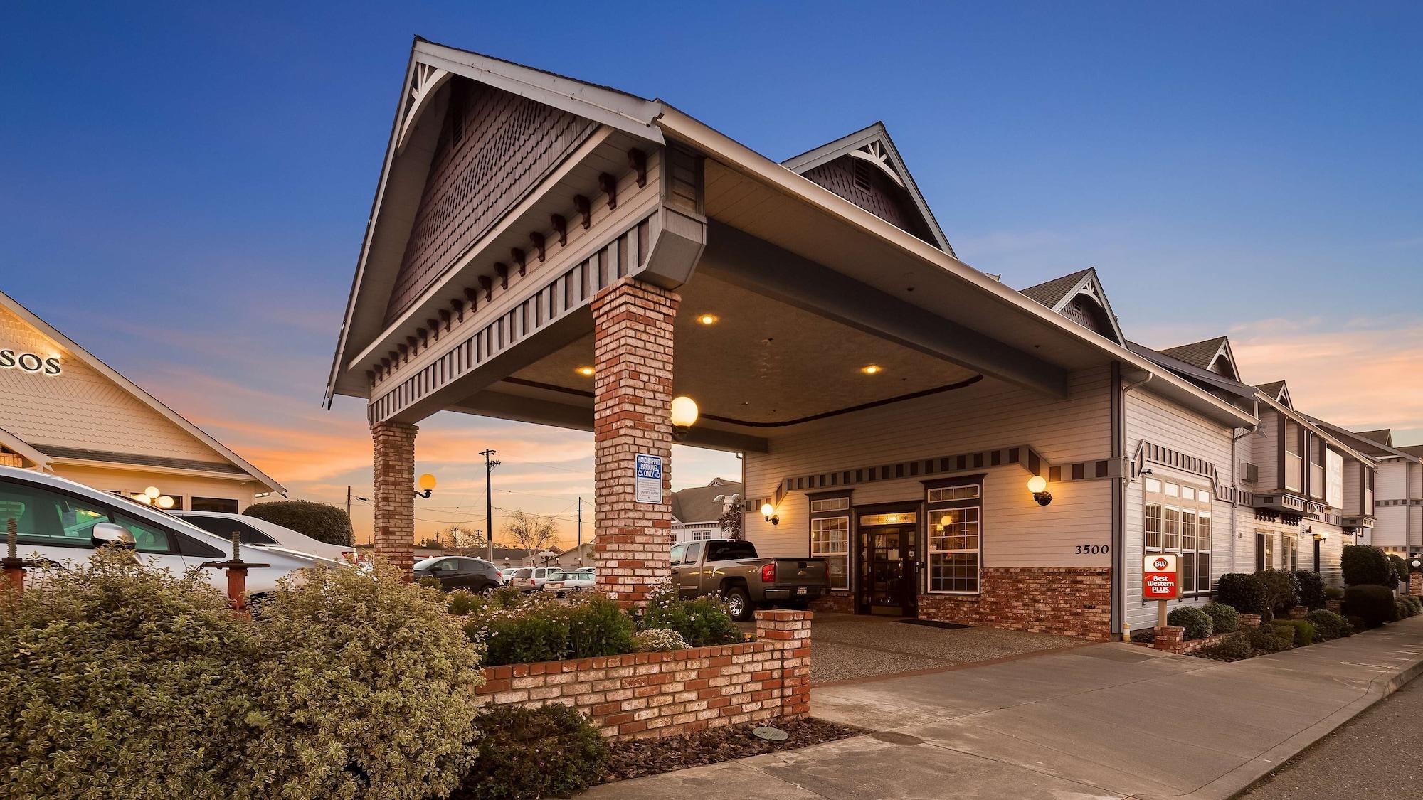 Vista Exterior Best Western Plus Bayshore Inn
