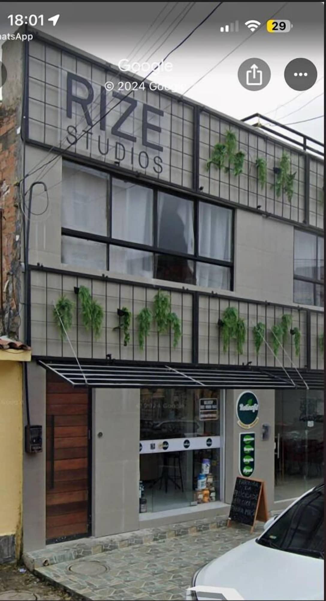 Vista Exterior Rize Studios
