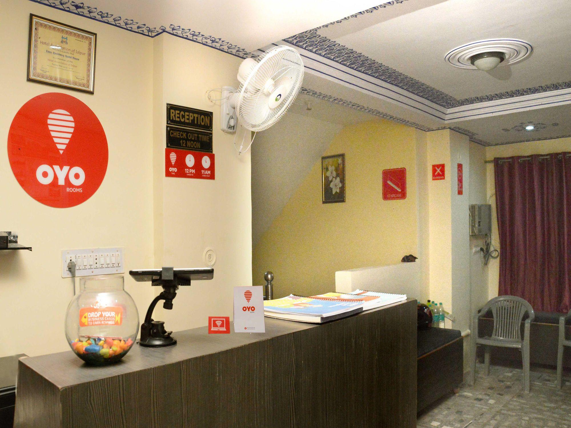Vista Lobby OYO 4033 Hotel Eden Residency