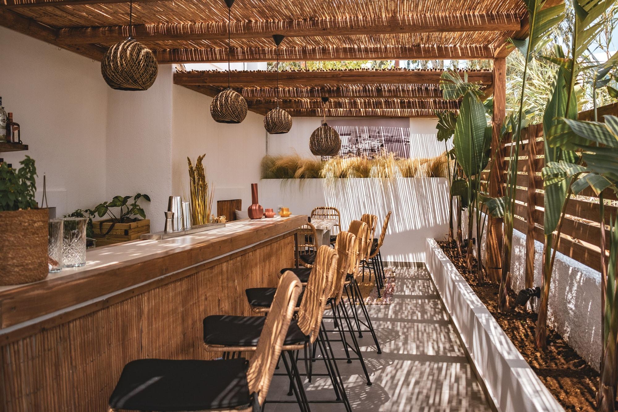 Bar/Salón Piperaki Project Paros