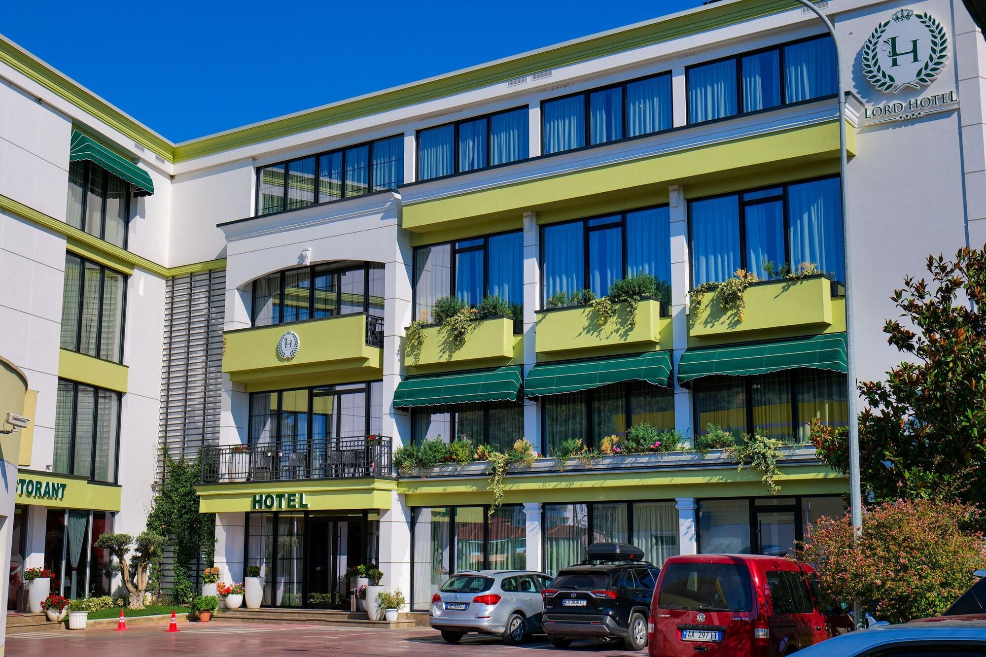 Vista Exterior Lord Hotel & Restaurant at AutoStation