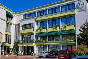 Alojamiento - Lord Hotel & Restaurant at AutoStation