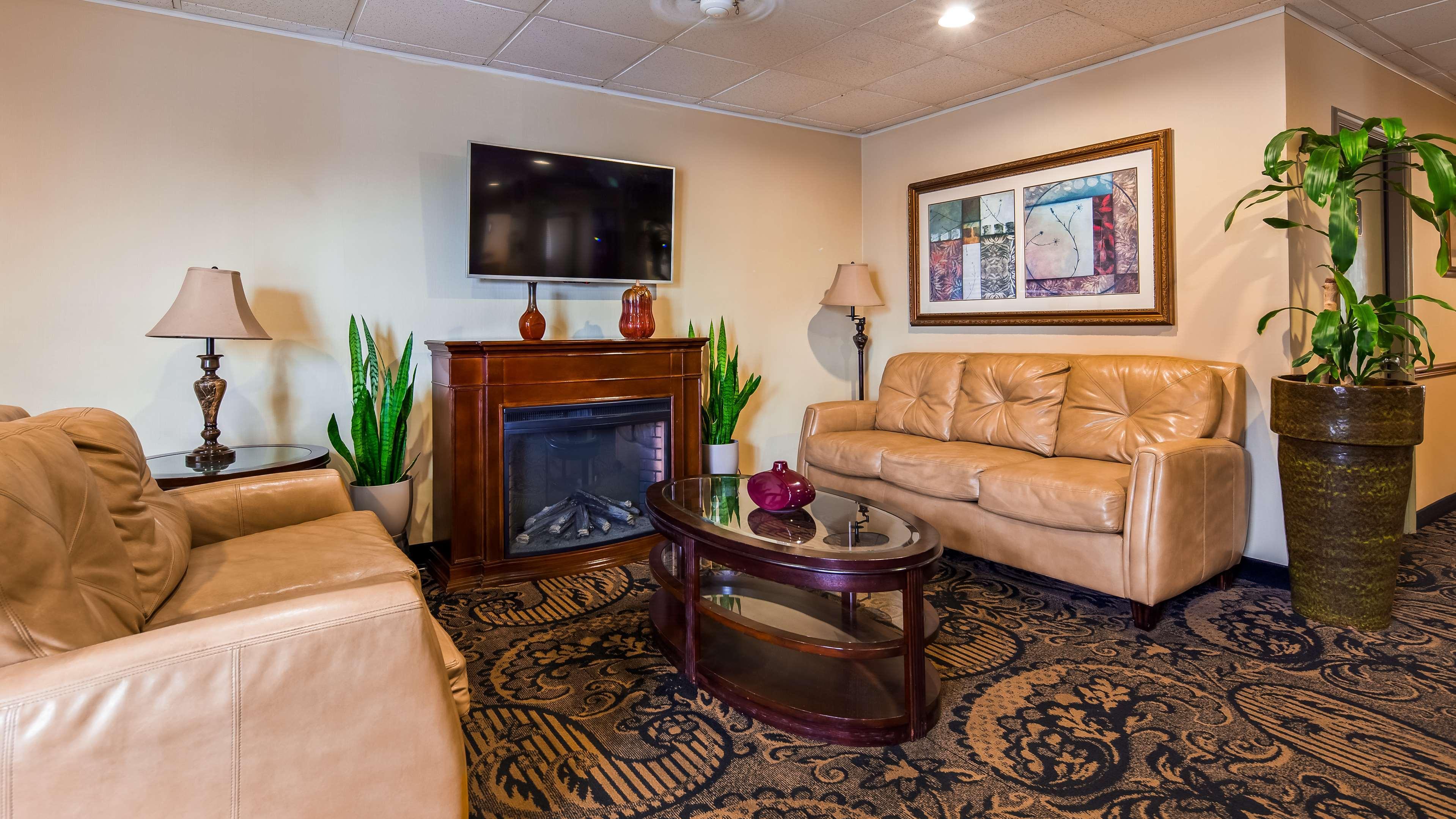 Vista Lobby Best Western Galaxy Inn