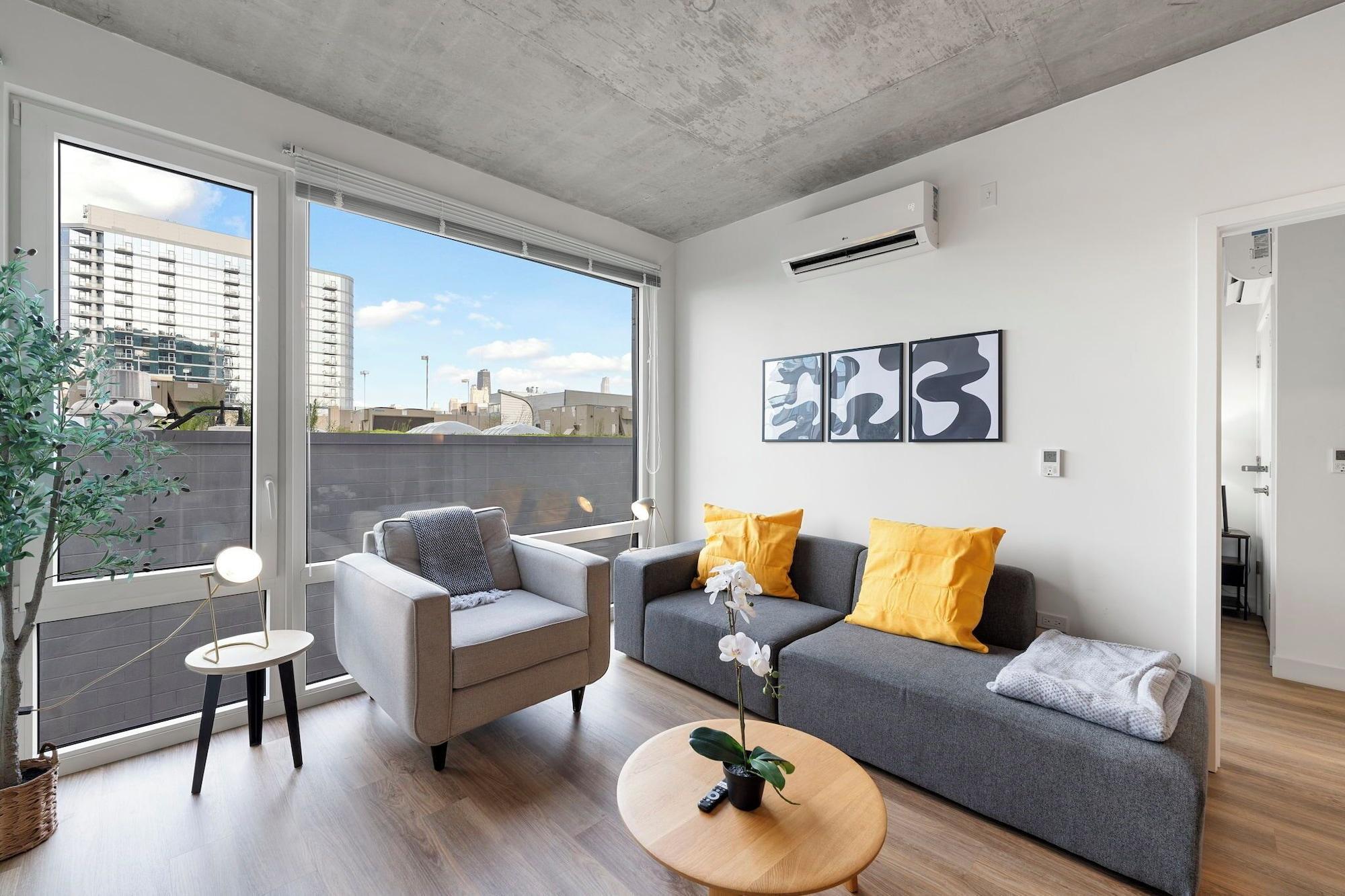 Varios 4BR Corporate Suite Central and Modern