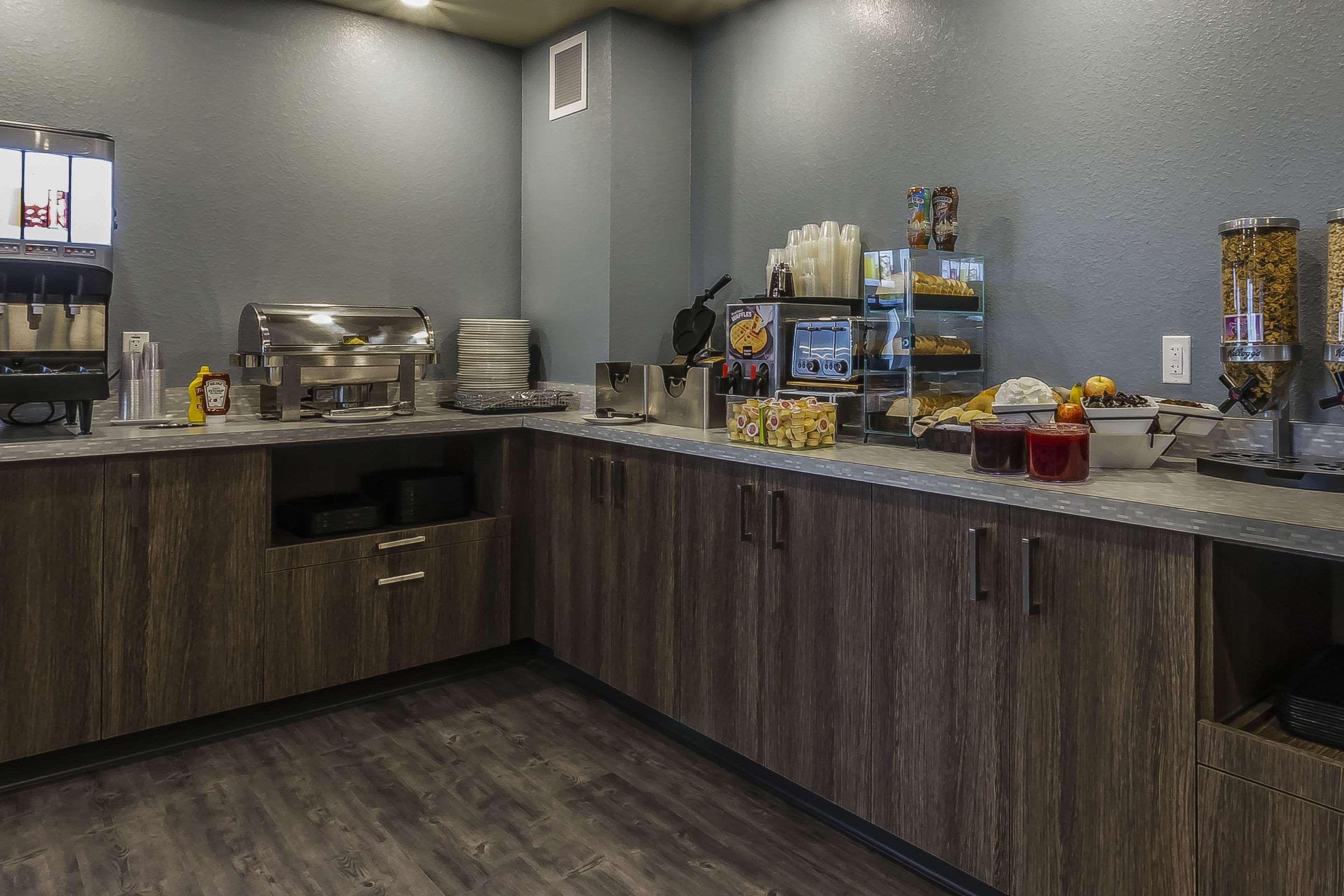 Restaurant Quality Inn & Suites