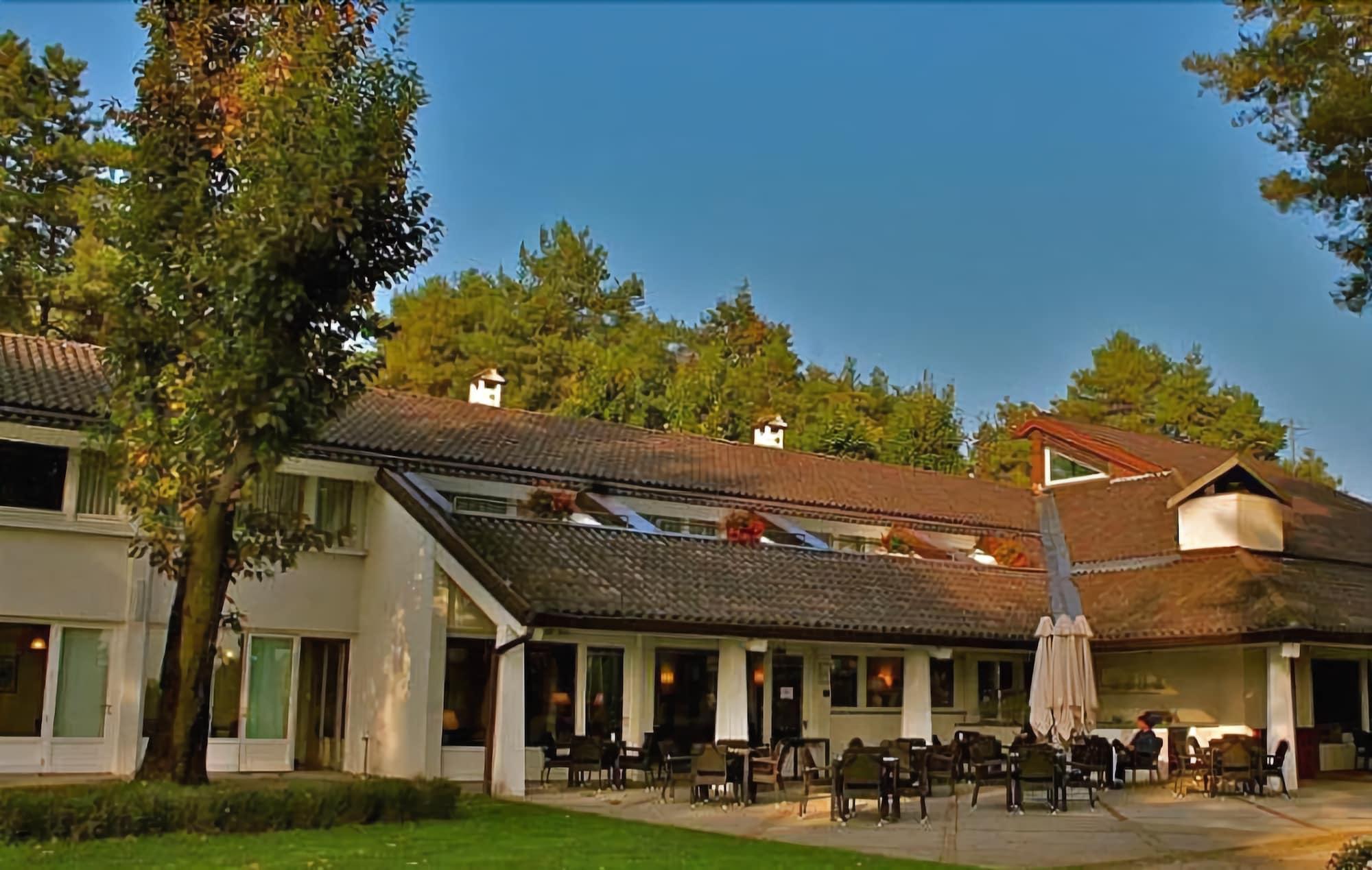 Vista Exterior Golf Hotel La Pinetina