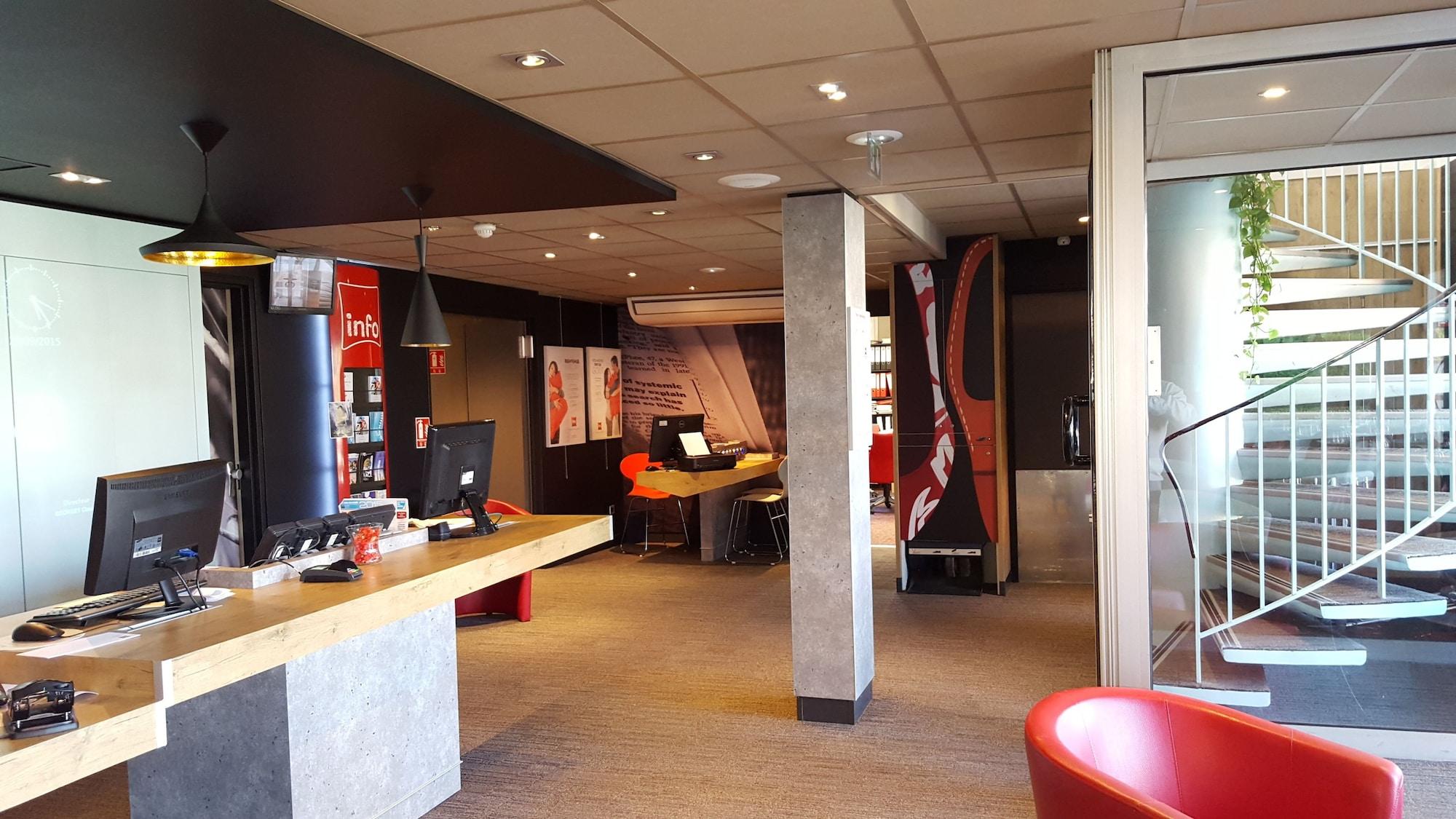 Vista Lobby Hôtel ibis Cambrai