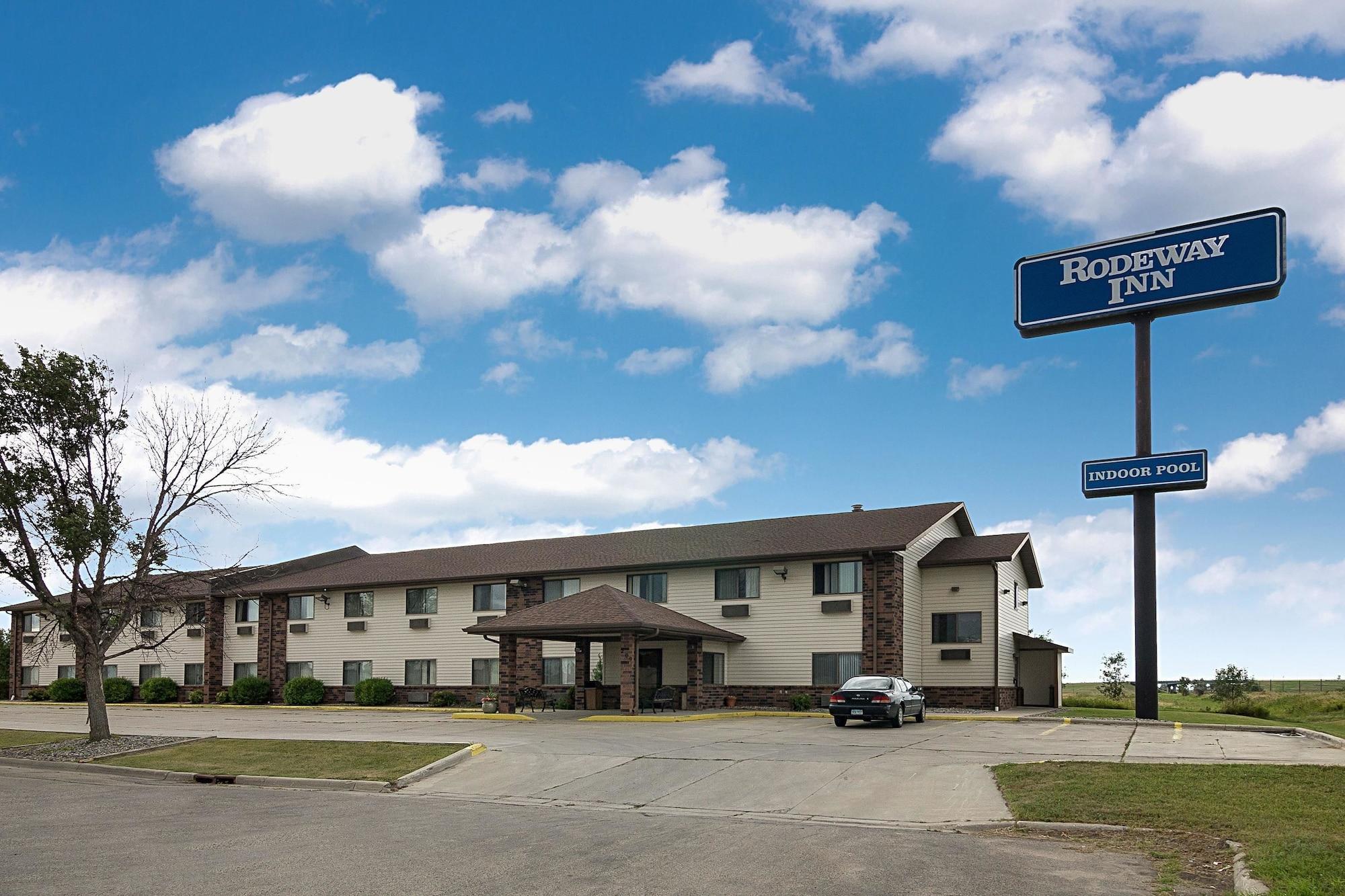 Vista Exterior Rodeway Inn Wahpeton