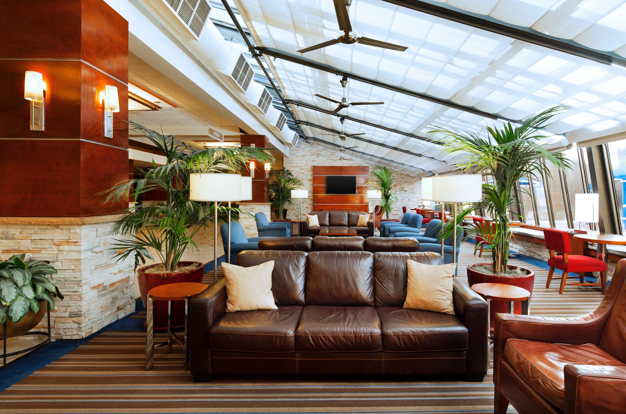 Vista Lobby Four Points by Sheraton Los Angeles International Airport